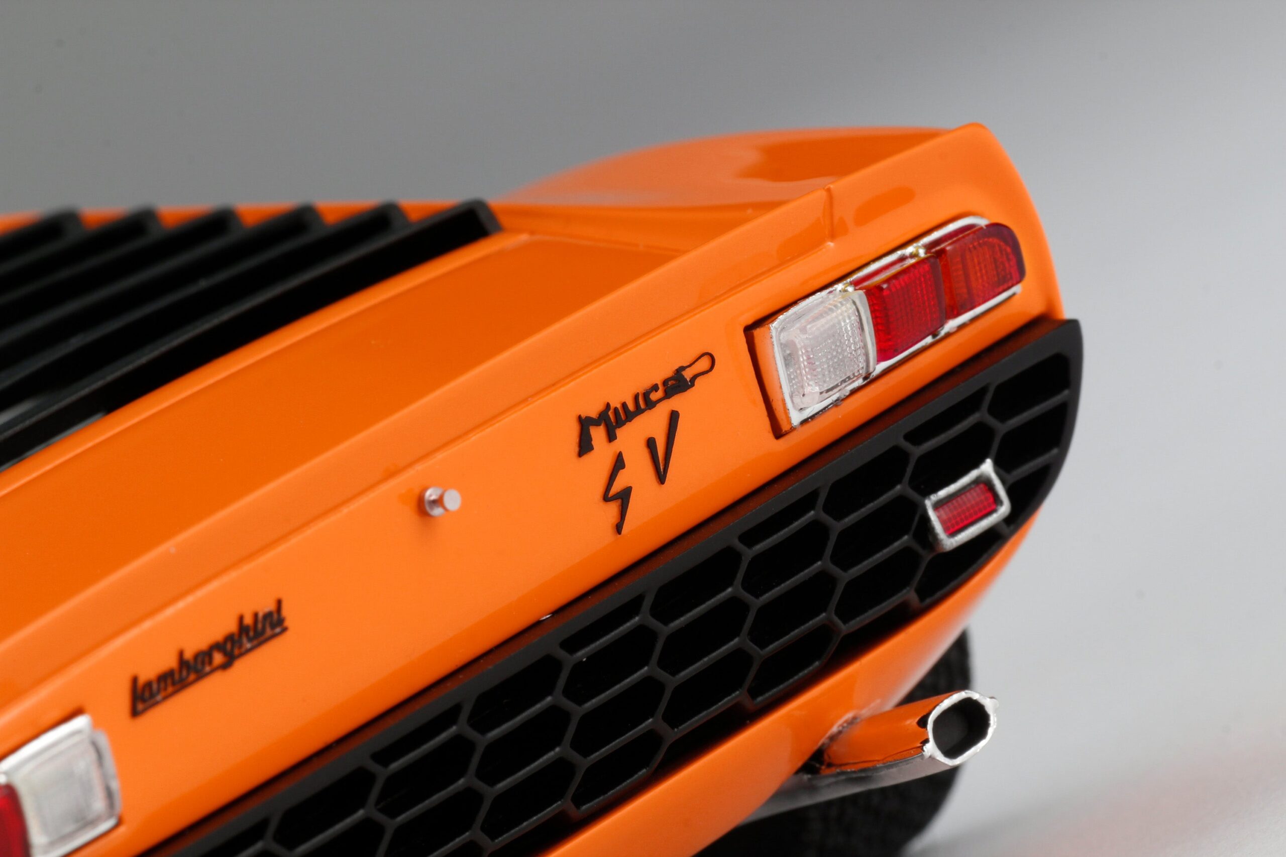 Amalgam Lamborghini Miura P400 SV | 1:18 - 画像25
