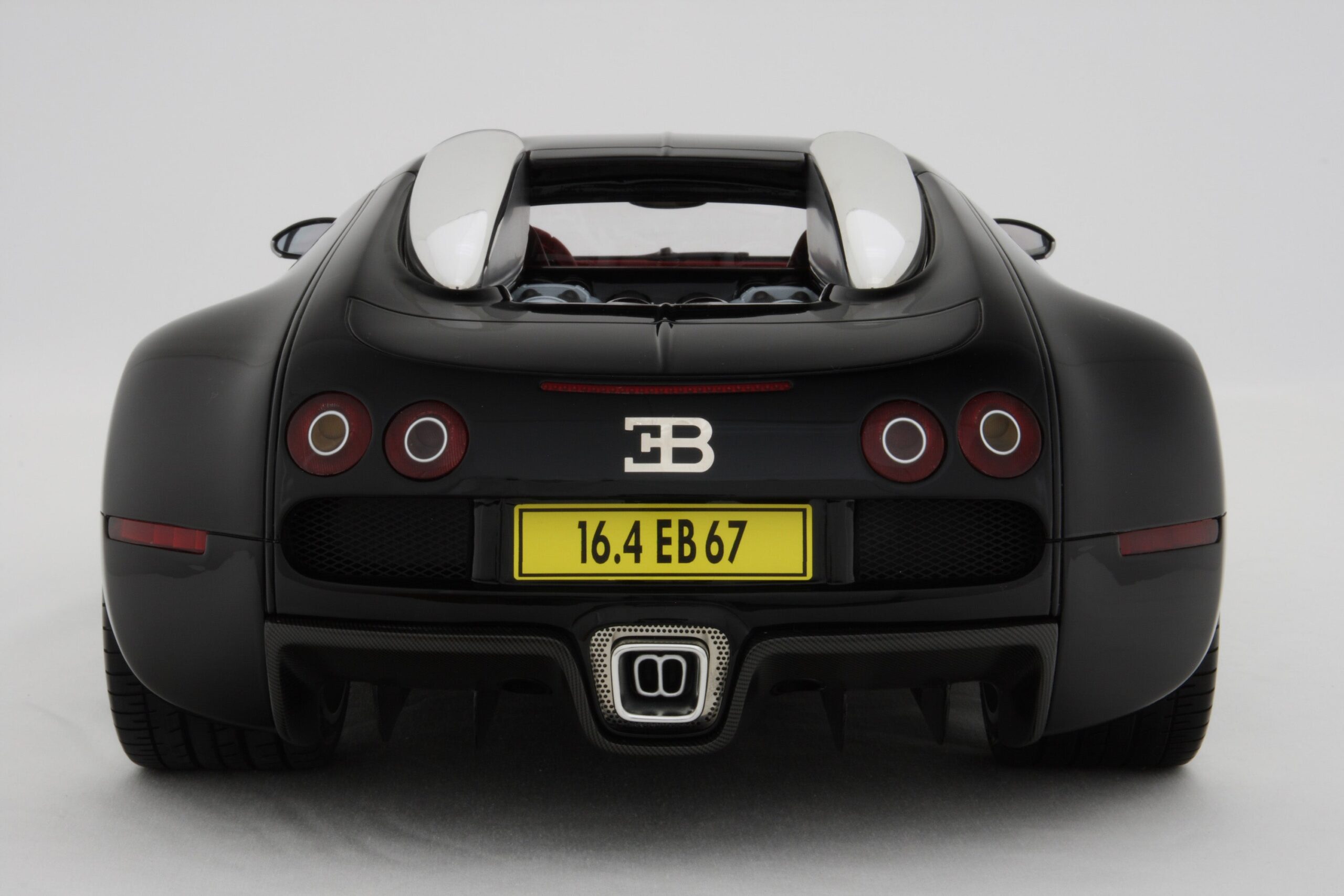 Amalgam Bugatti Veyron (2005) - Schwarz/Rot | 1:8 - 画像7