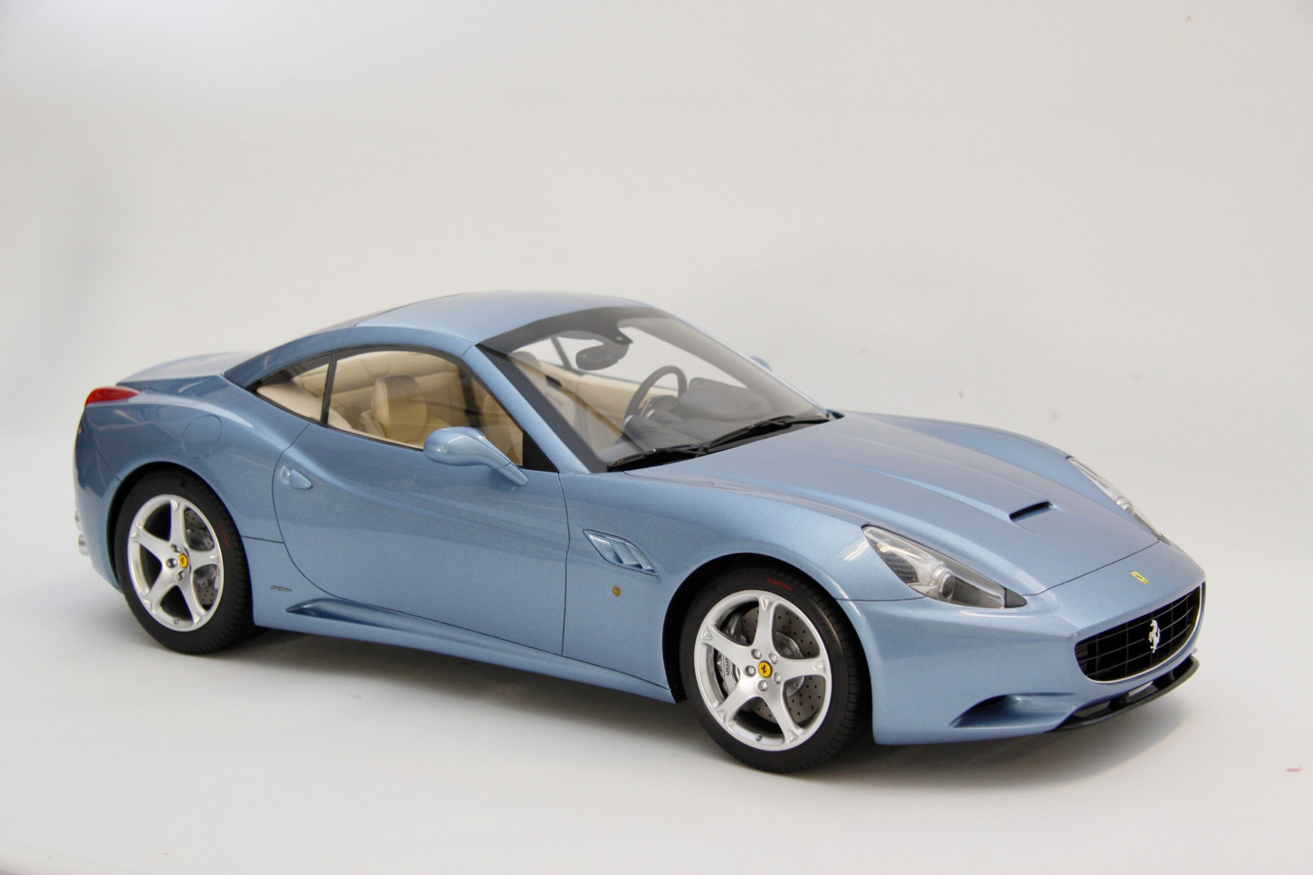 Amalgam Ferrari California (2008) - Rot, Blau | 1:8 - Image 15