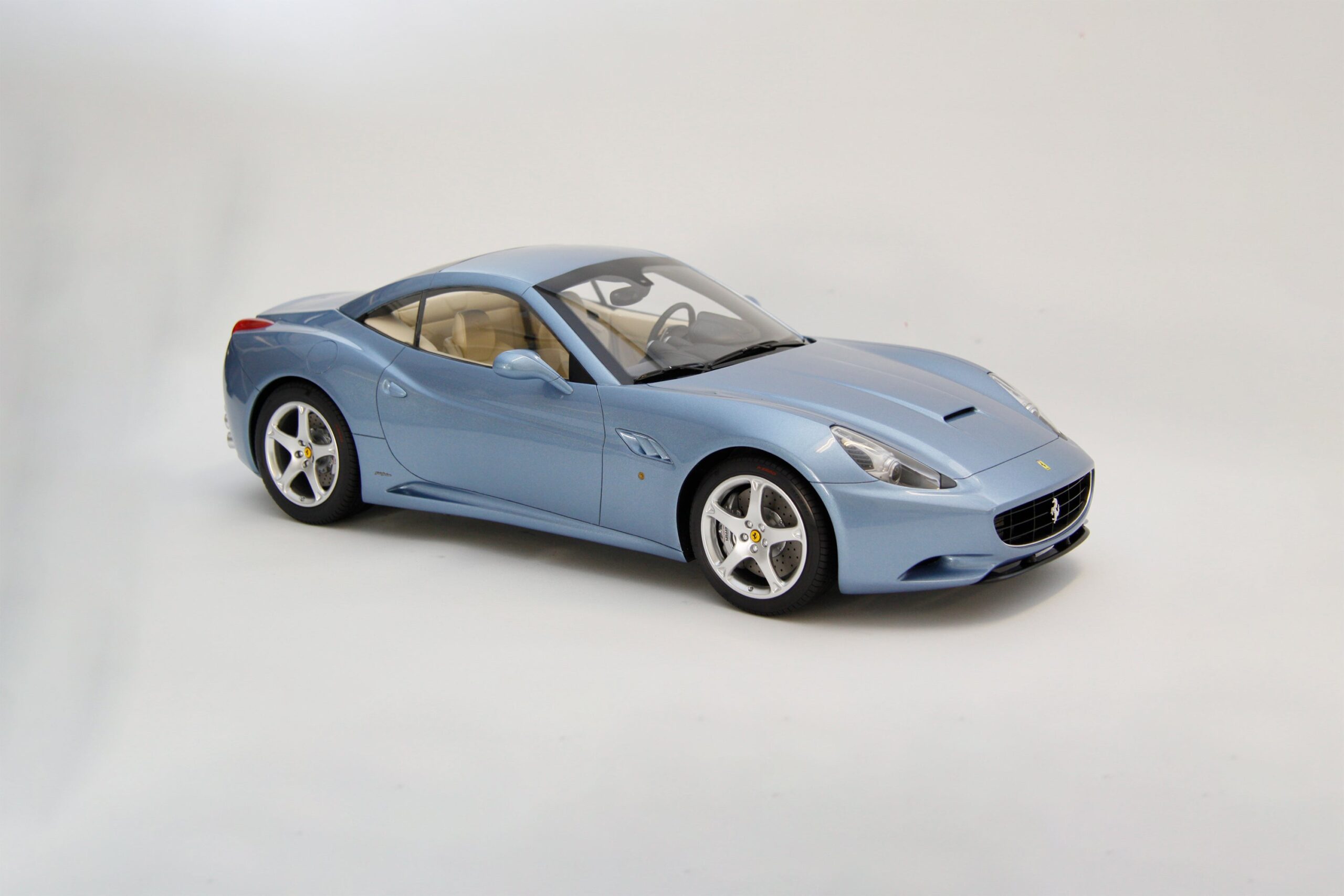Amalgam Ferrari California (2008) - Rot, Blau | 1:8 - Image 16