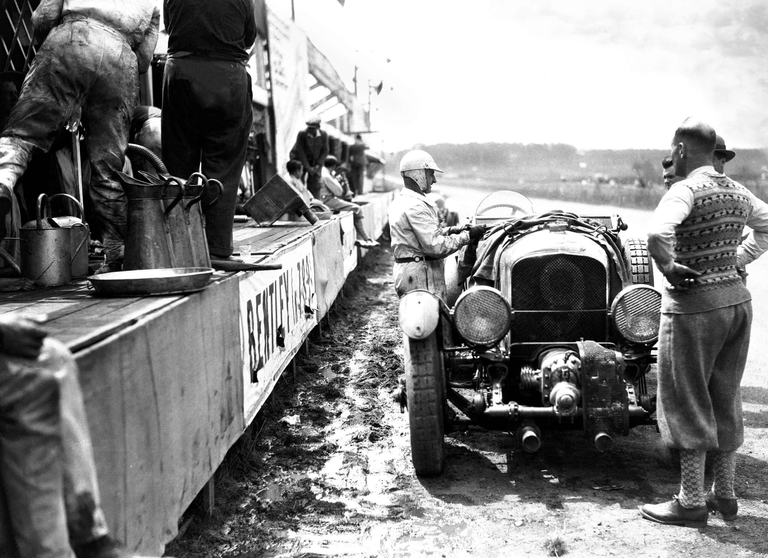 Amalgam Bentley Blower 1930 Le Mans Birkin & Chassagne Race Weathered - Grün | 1:8 - 画像5