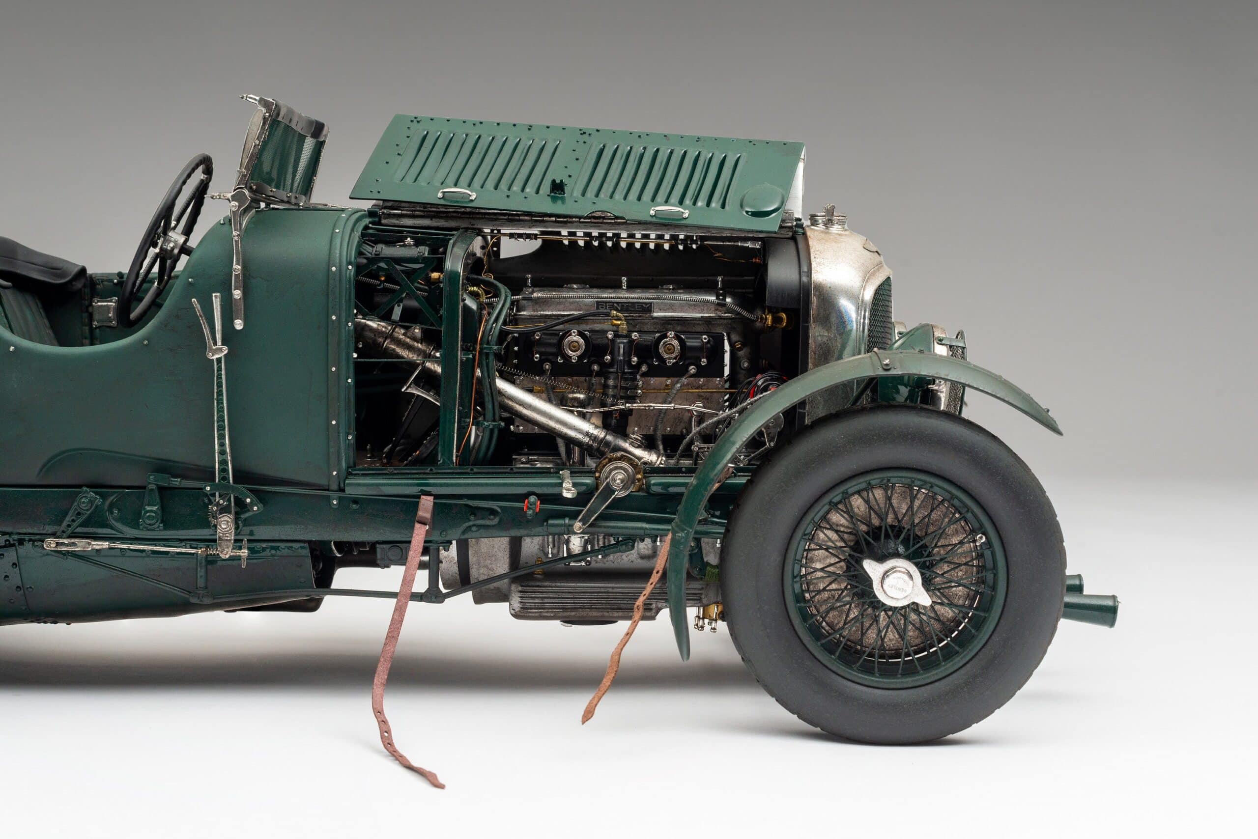 Amalgam Bentley Blower 1930 Le Mans Birkin & Chassagne Race Weathered - Grün | 1:8 - 画像17