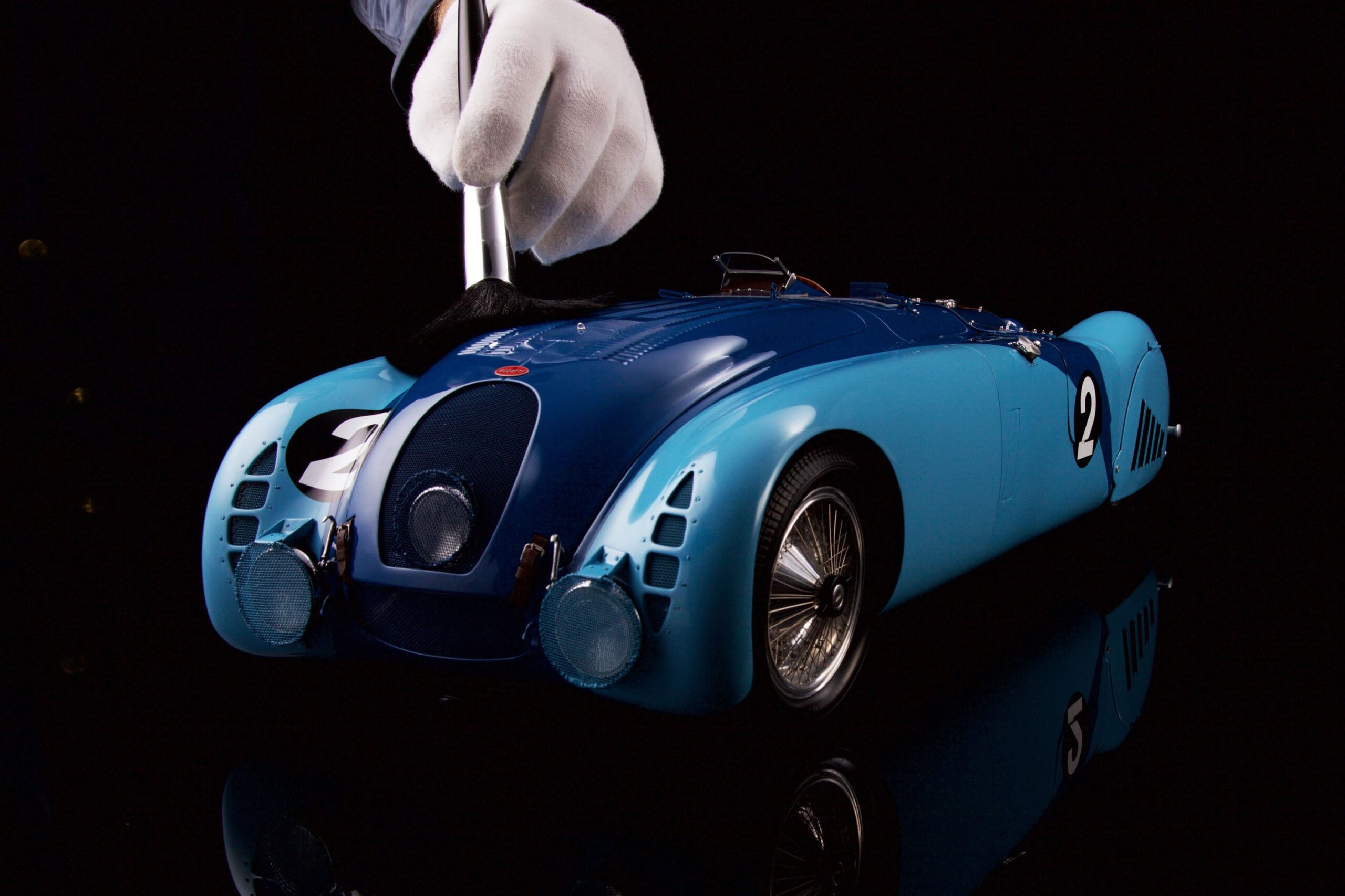 Amalgam Bugatti Type 57G "Tank" 1937 Le Mans Winner - Blau | 1:8 - 画像3
