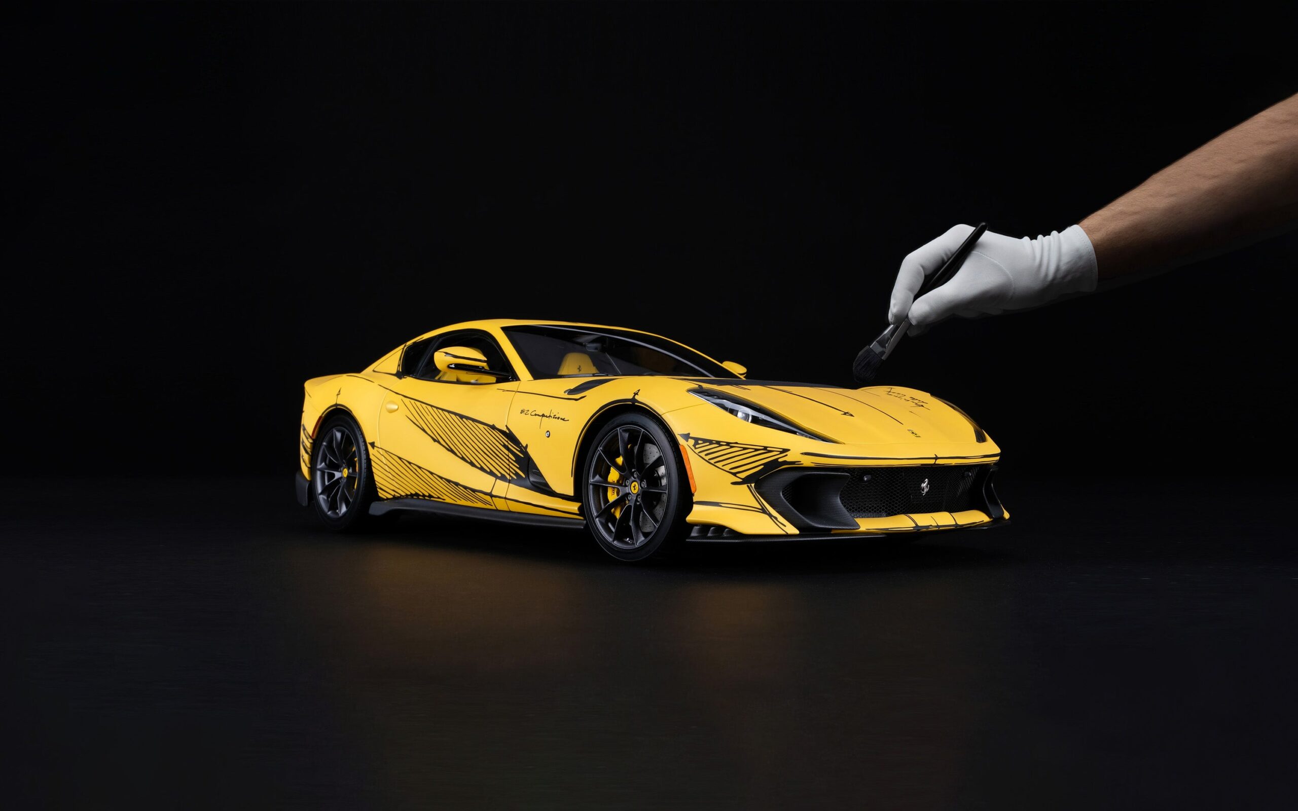 Amalgam Ferrari 812 Competizione & Competizione A Tailor Made | 1:8 - 画像2