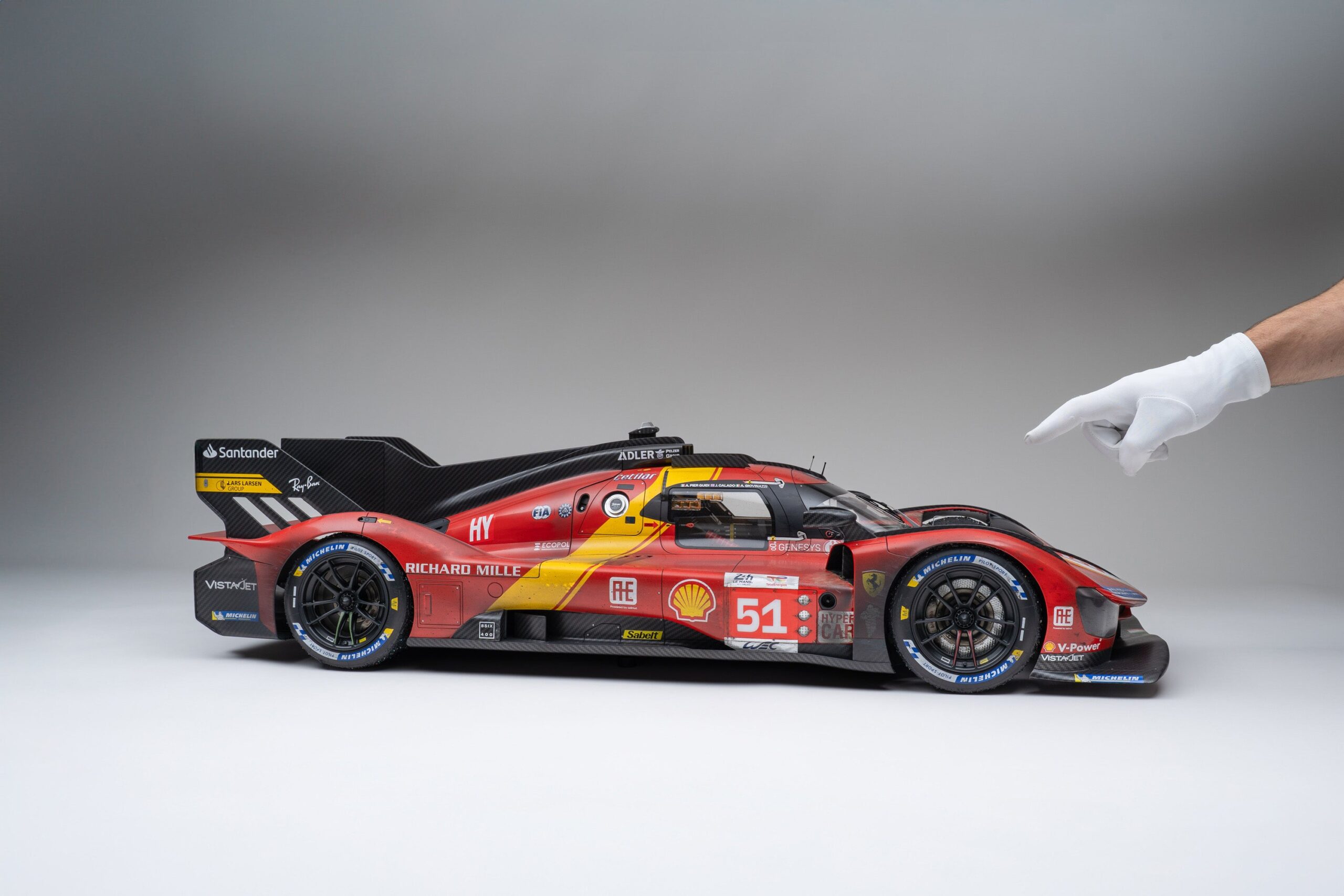 Amalgam Ferrari 499P 2023 Le Mans Winner Race Weathered - Rot | 1:5 - Imagen 3