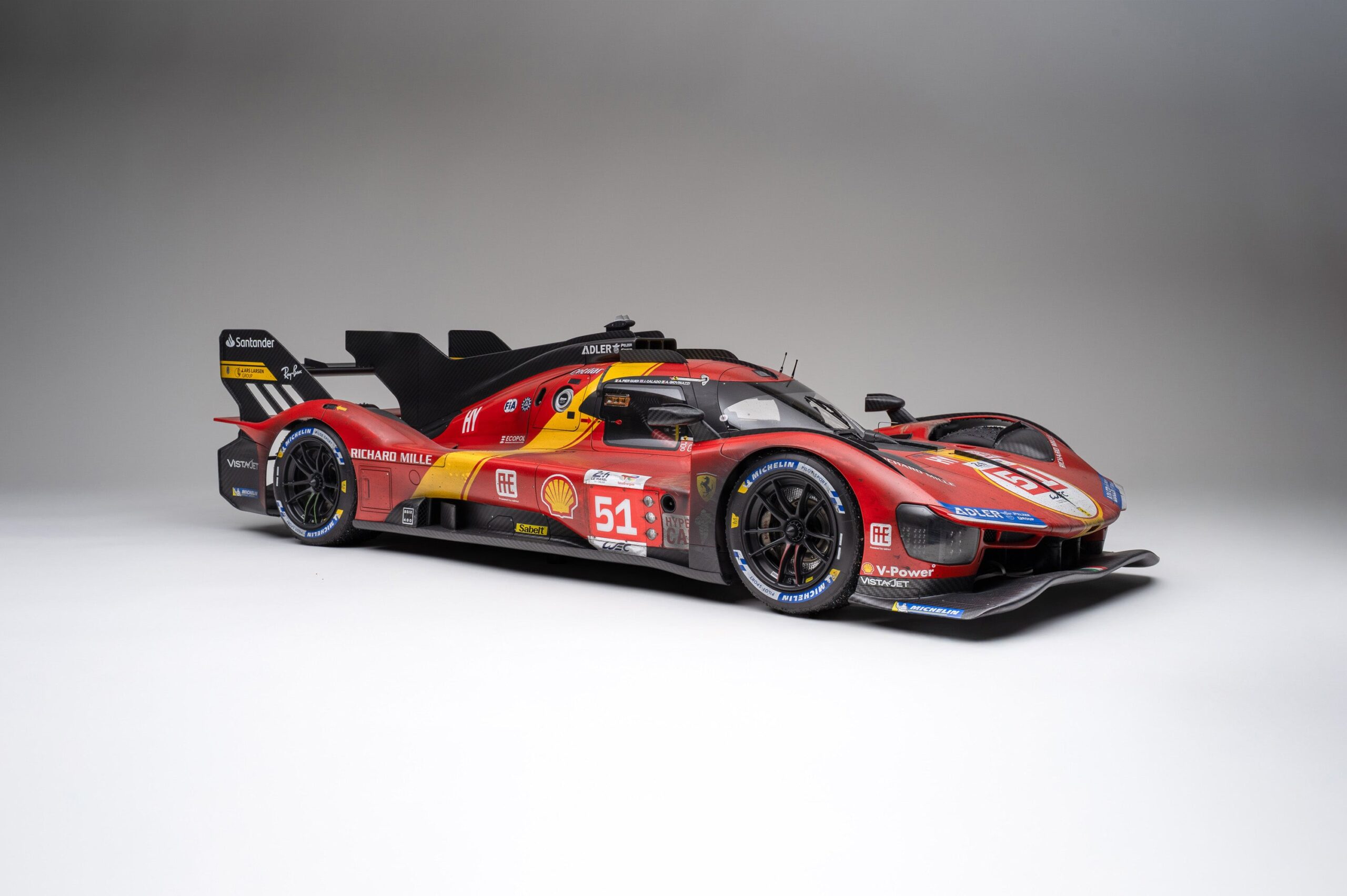 Amalgam Ferrari 499P 2023 Le Mans Winner Race Weathered - Rot | 1:5 - Imagen 2