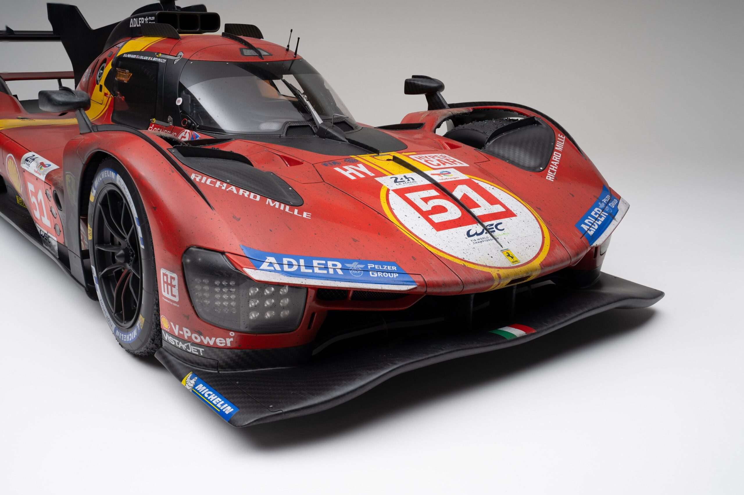 Amalgam Ferrari 499P 2023 Le Mans Winner Race Weathered - Rot | 1:5 - Imagen 6