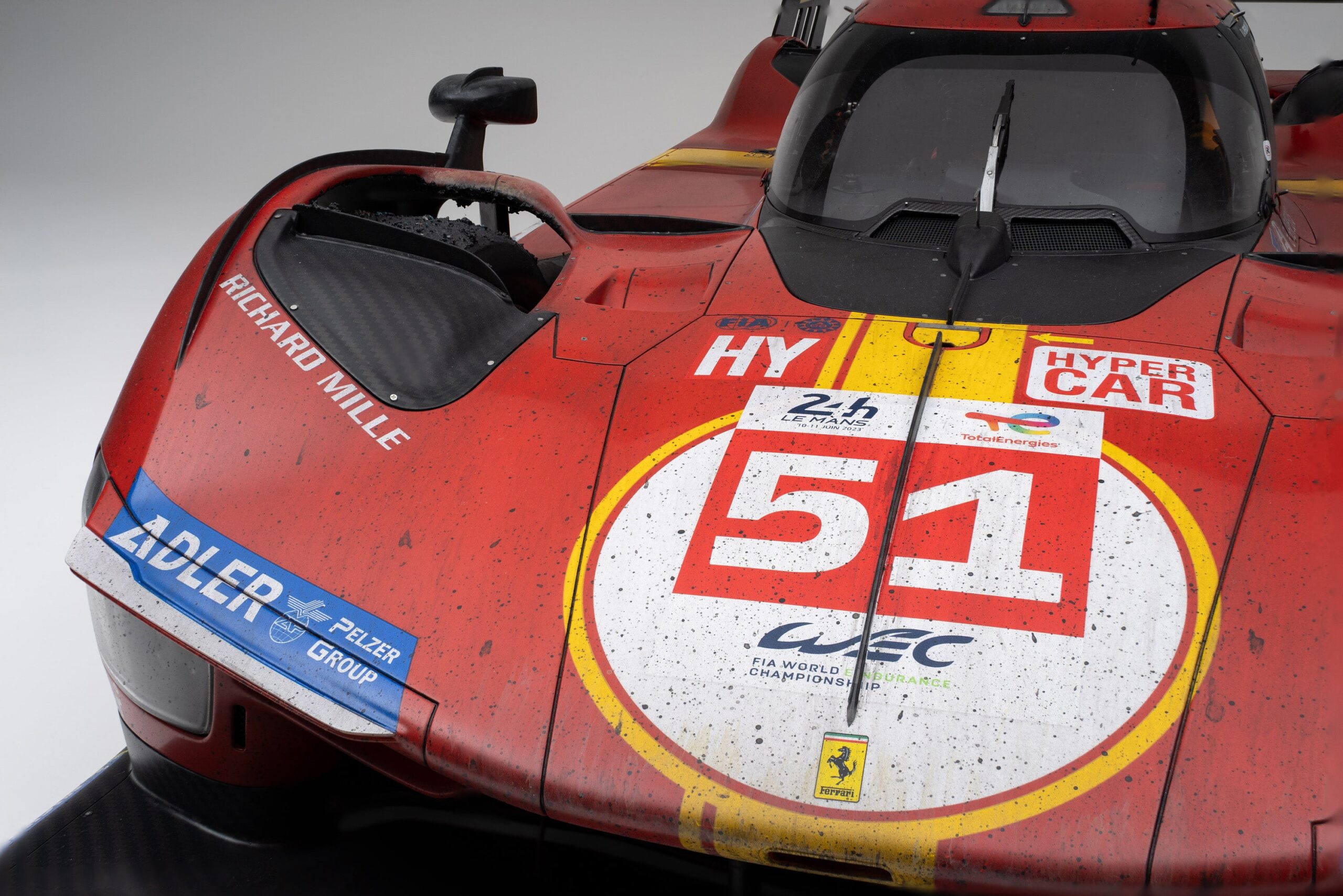 Amalgam Ferrari 499P 2023 Le Mans Winner Race Weathered - Rot | 1:5 - Imagen 9