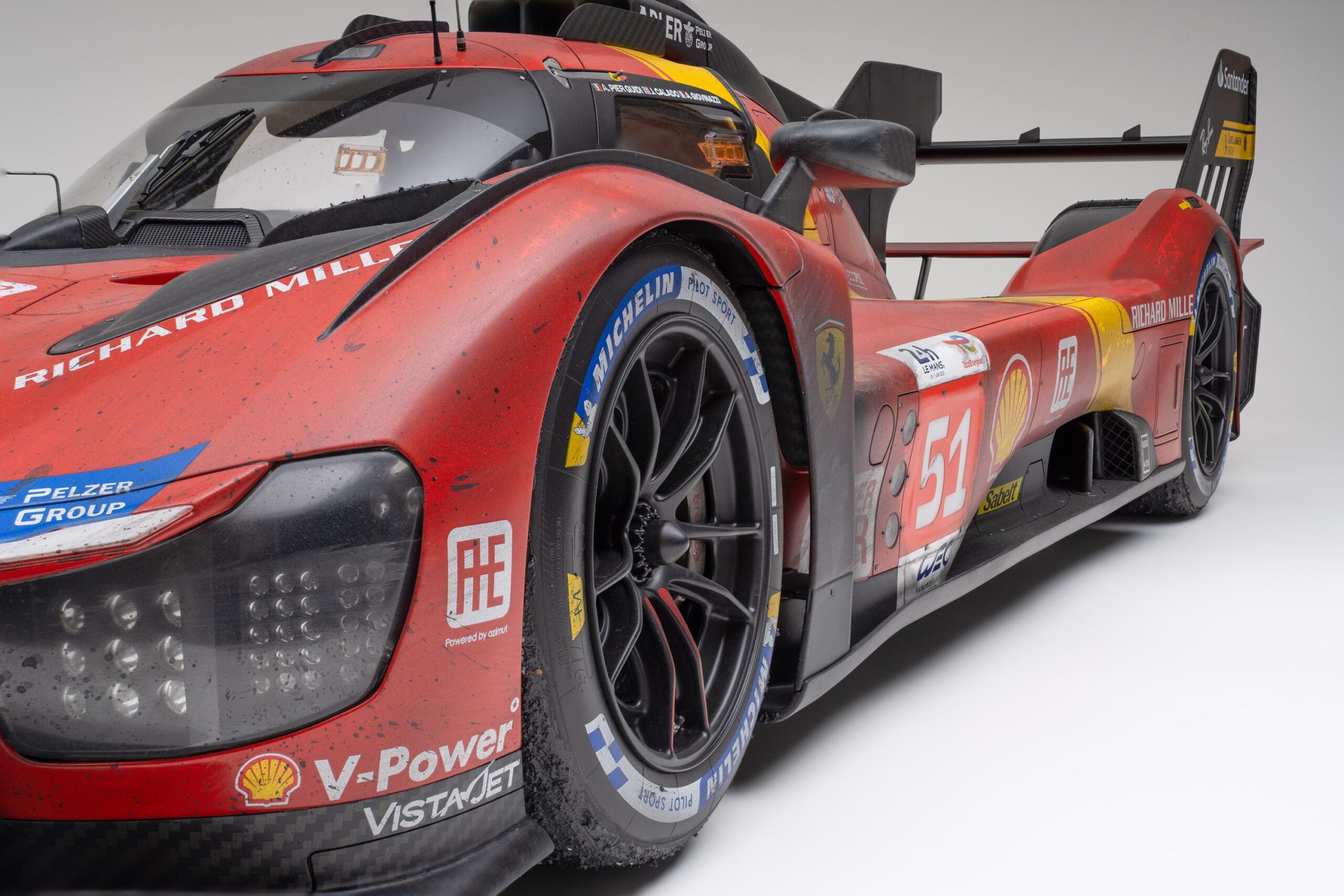 Amalgam Ferrari 499P 2023 Le Mans Winner Race Weathered - Rot | 1:5 - Imagen 10