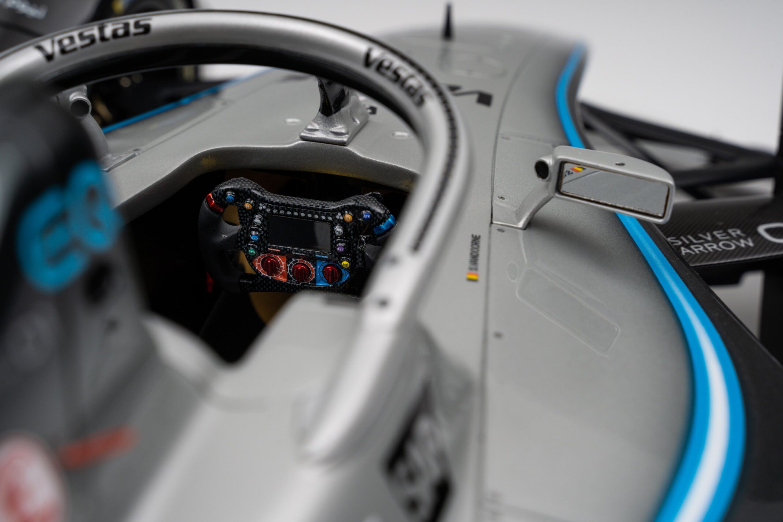 Amalgam Mercedes-Benz EQ Silver Arrow 01 Gen2 Season 6 (2019) - Silber | 1:8 - Image 4