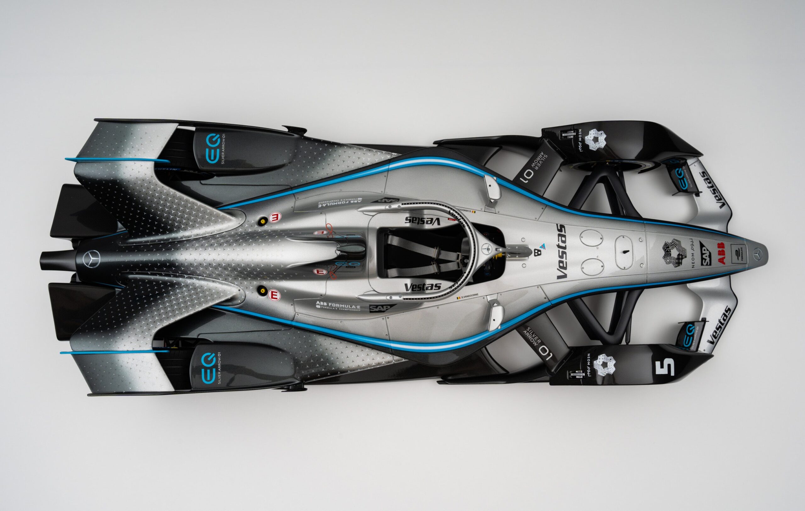 Amalgam Mercedes-Benz EQ Silver Arrow 01 Gen2 Season 6 (2019) - Silber | 1:8 - Image 7