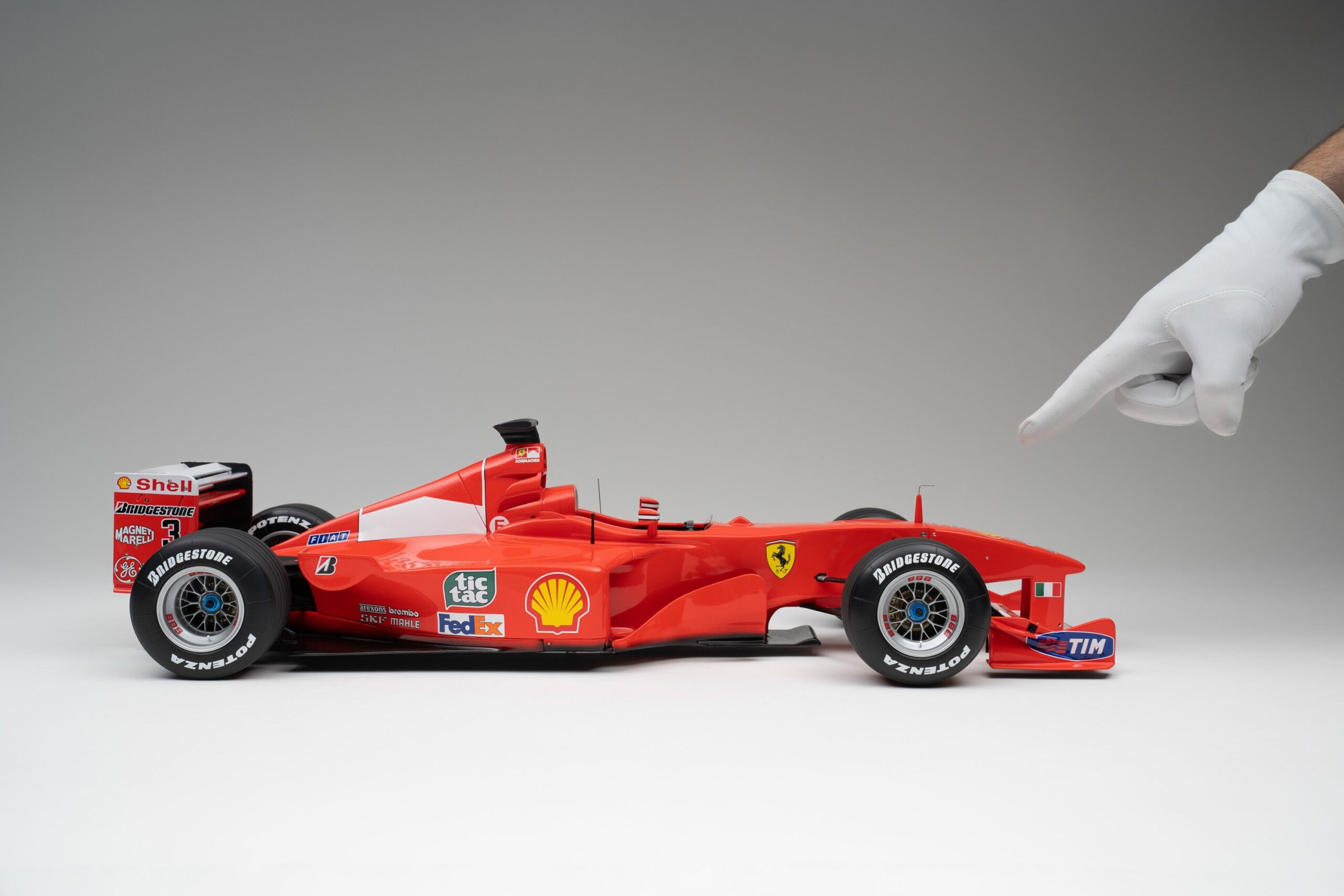 Amalgam Ferrari F1-2000 2000 European Grand Prix (Michael Schumacher) - Rot | 1:8 - 画像4