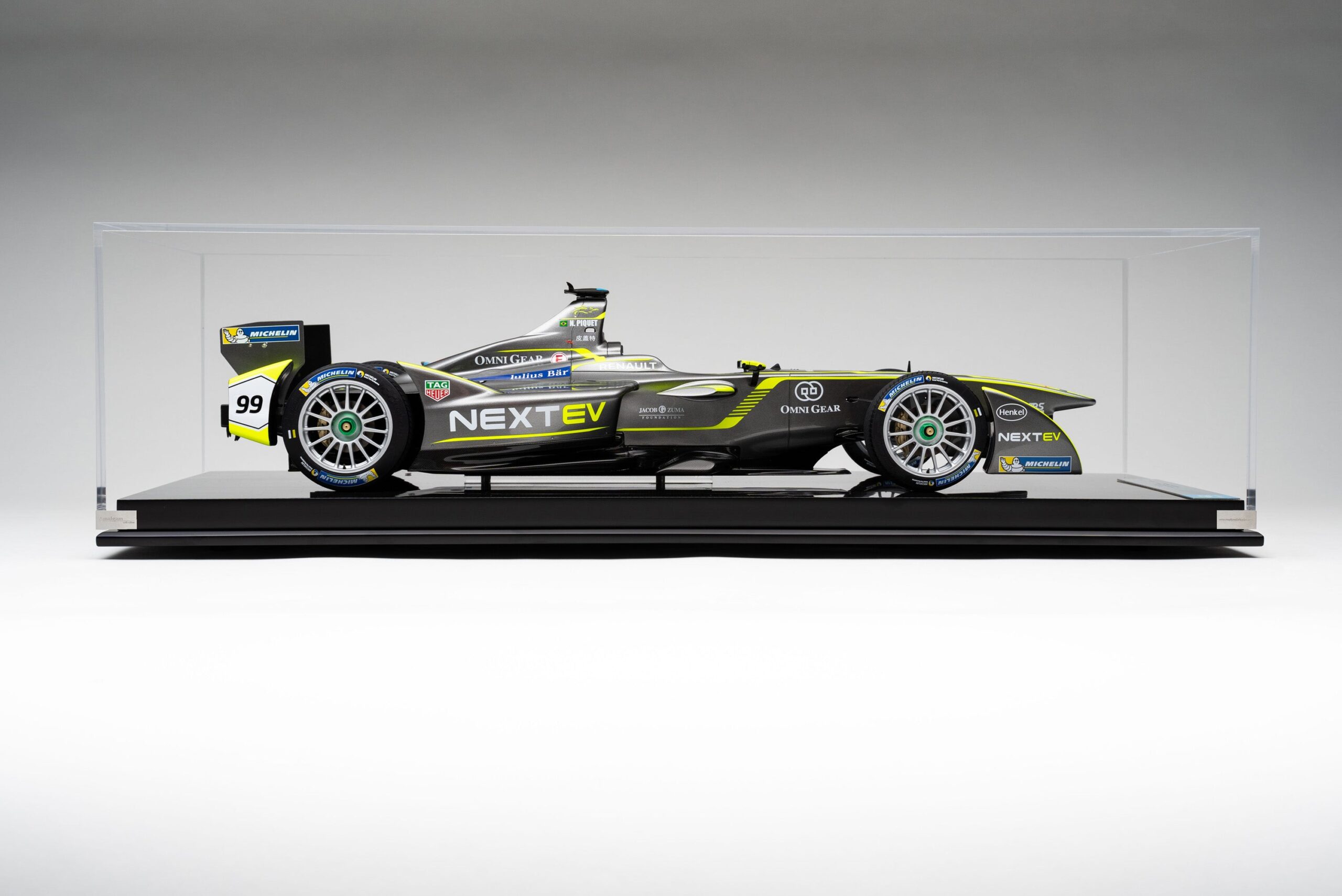 Amalgam Spark-Renault SRT_01E NEXTEV TCR - 2015 London ePrix - Piquet Jr. | 1:8 - Image 6