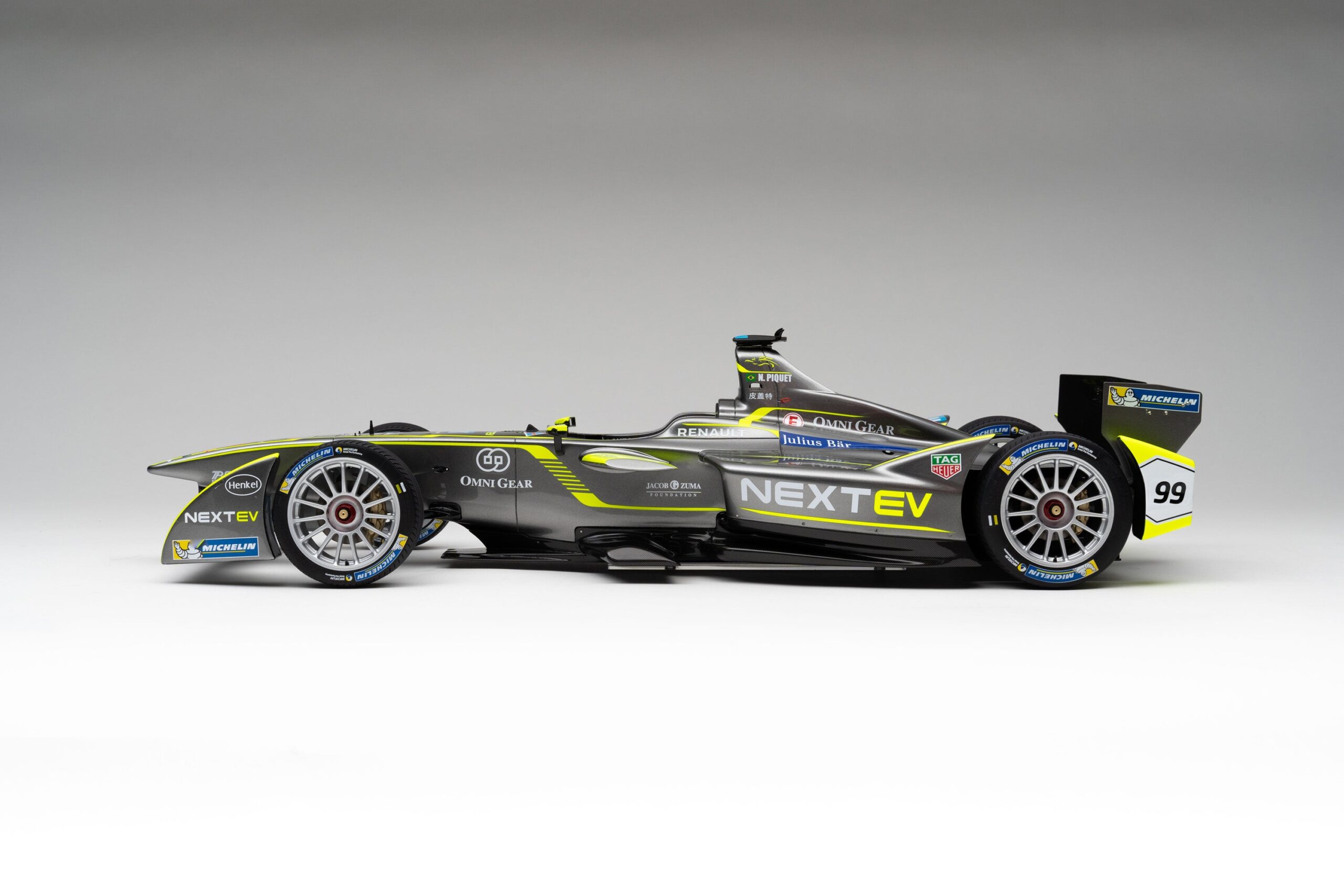 Amalgam Spark-Renault SRT_01E NEXTEV TCR - 2015 London ePrix - Piquet Jr. | 1:8 - Image 13