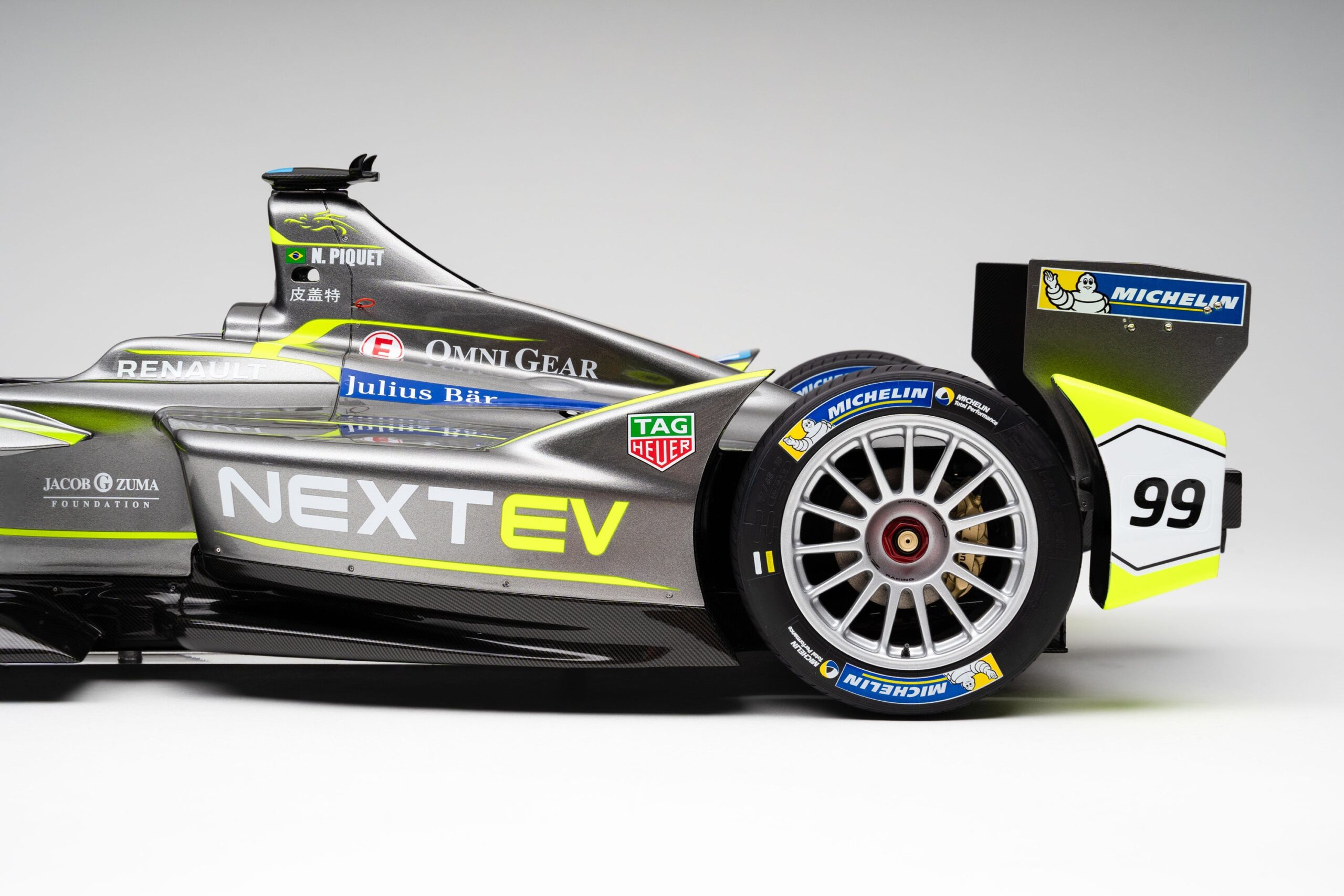 Amalgam Spark-Renault SRT_01E NEXTEV TCR - 2015 London ePrix - Piquet Jr. | 1:8 - Image 11