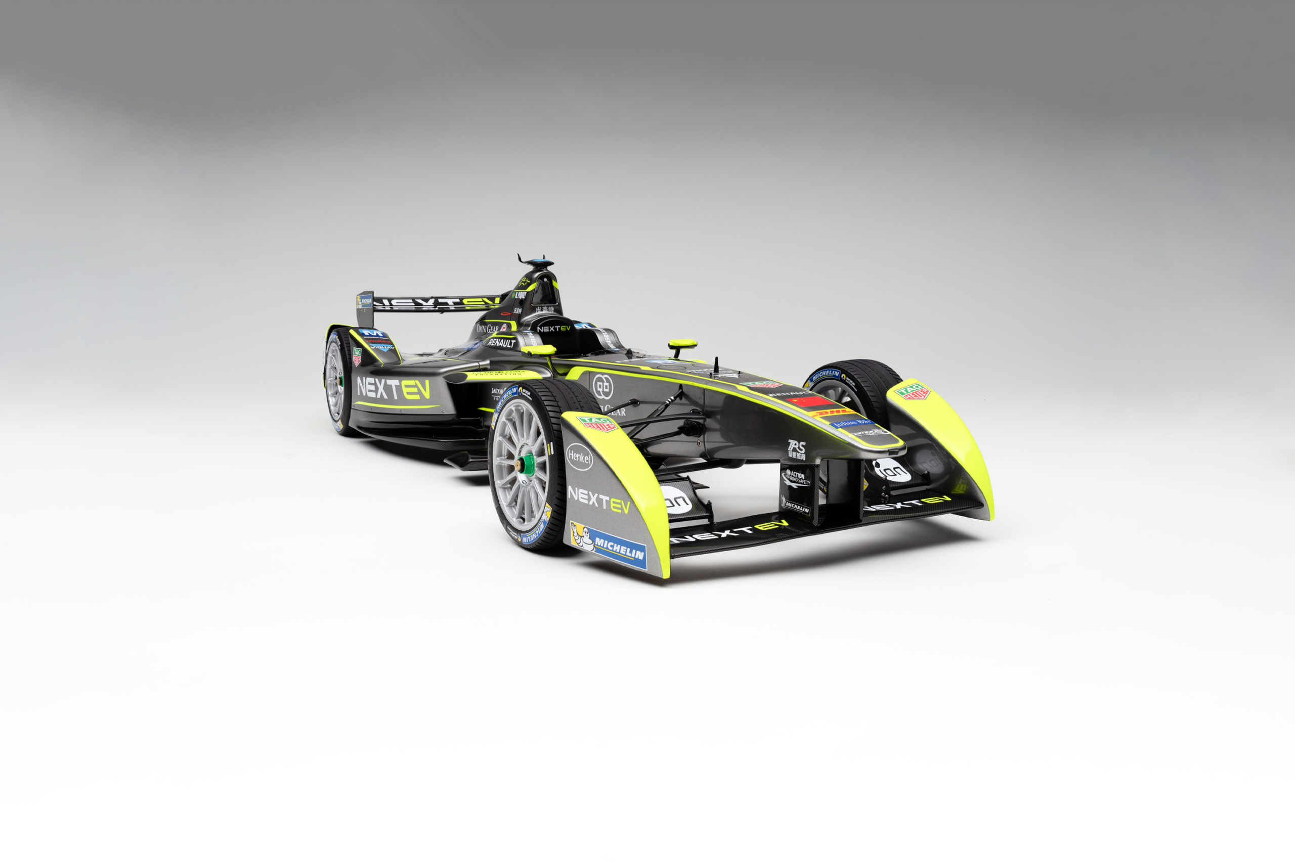 Amalgam Spark-Renault SRT_01E NEXTEV TCR - 2015 London ePrix - Piquet Jr. | 1:8 - Image 2