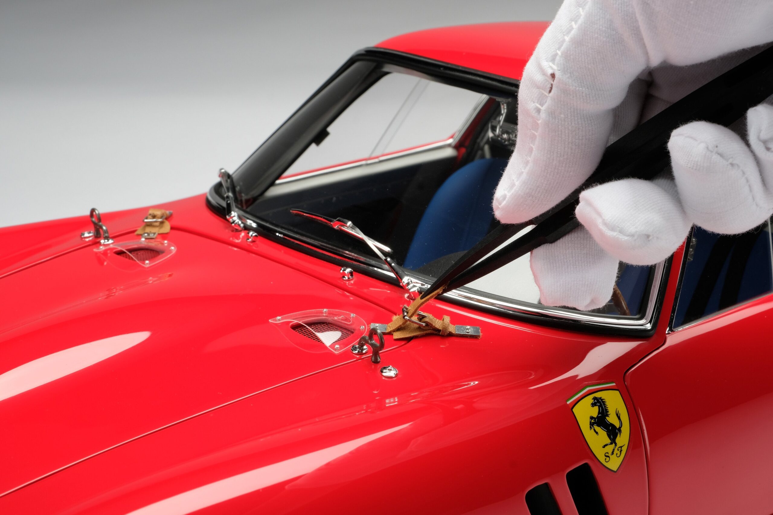 Amalgam Ferrari 250 GTO Road Specification (1962) - Rot | 1:8 - 画像6