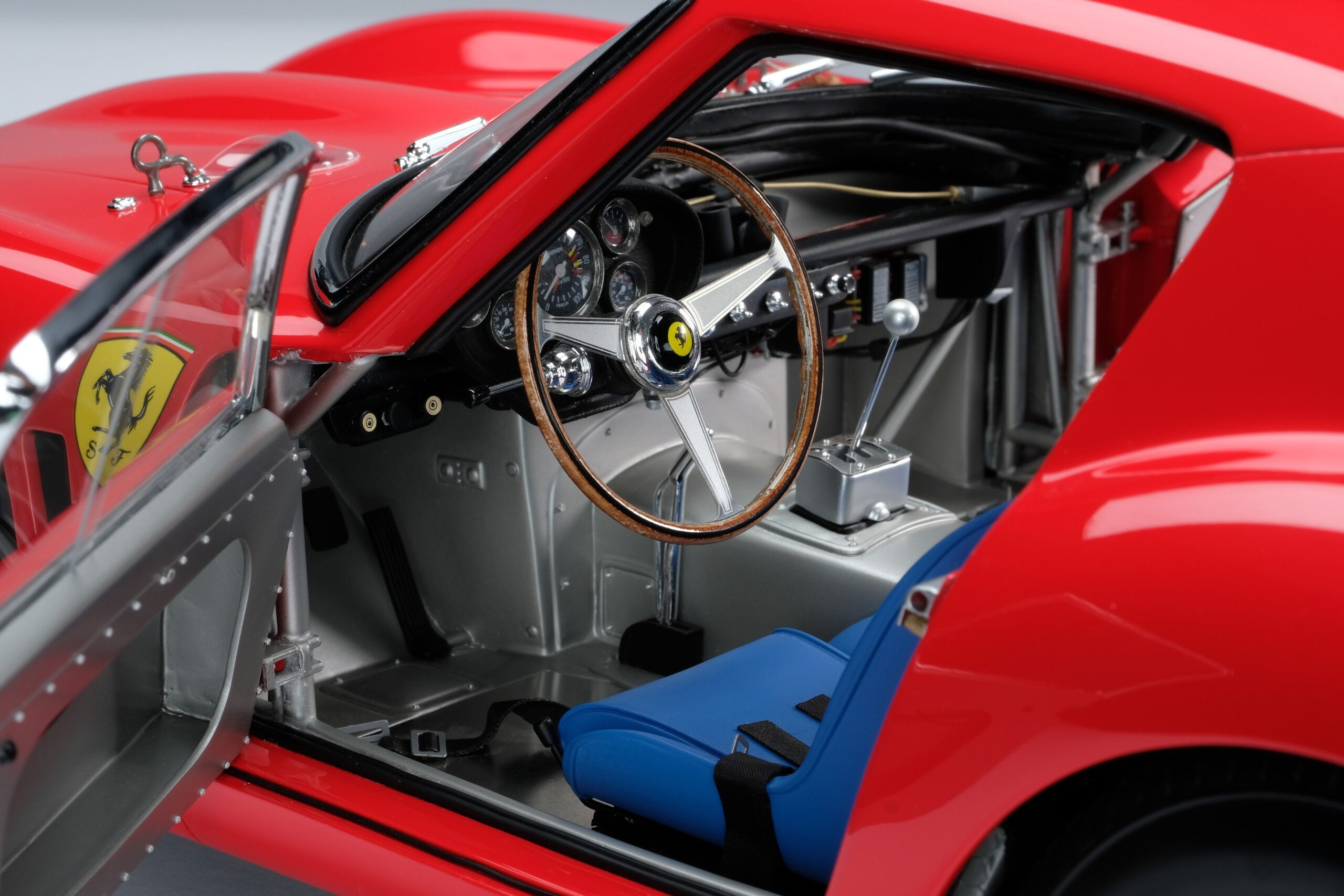 Amalgam Ferrari 250 GTO Road Specification (1962) - Rot | 1:8 - 画像7