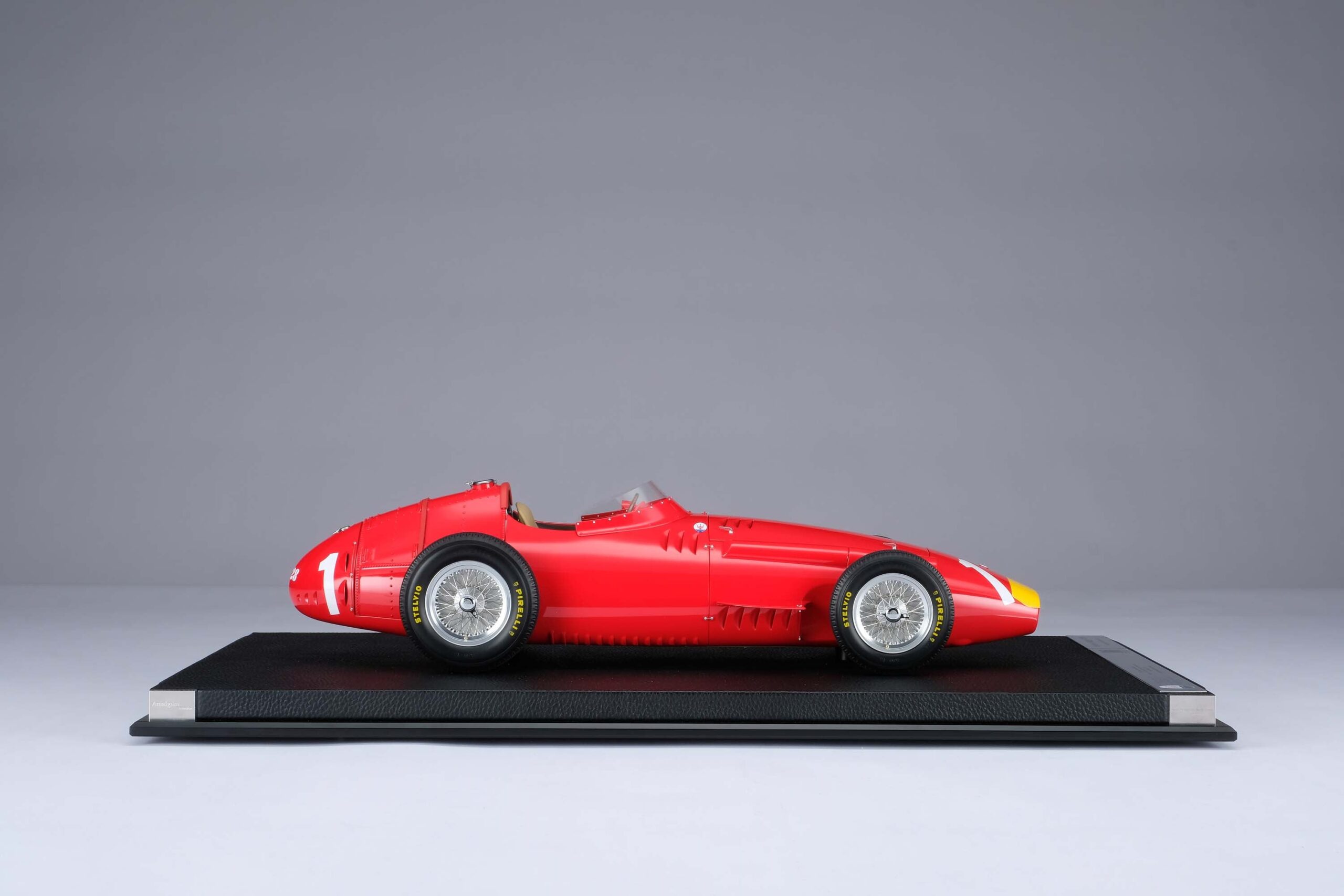 Amalgam Maserati 250F 1957 German Grand Prix - Juan Manuel Fangio - Rot | 1:8 - 画像20