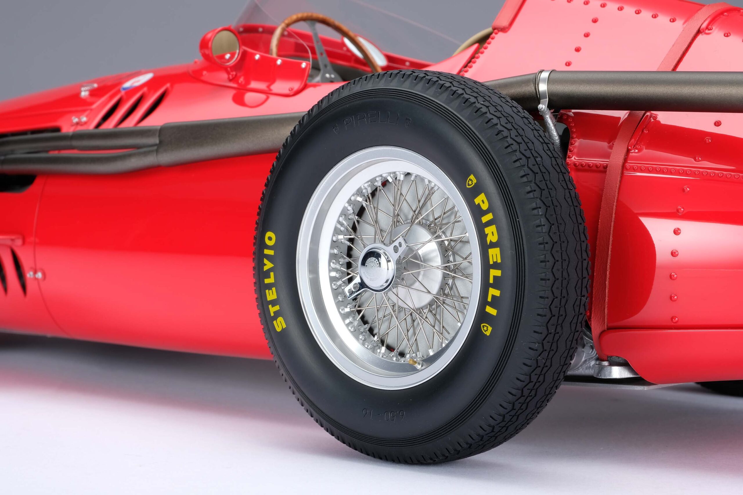 Amalgam Maserati 250F 1957 German Grand Prix - Juan Manuel Fangio - Rot | 1:8 - 画像32