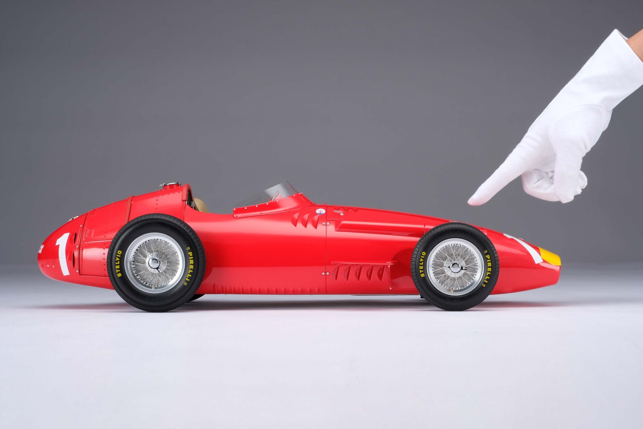 Amalgam Maserati 250F 1957 German Grand Prix - Juan Manuel Fangio - Rot | 1:8 - 画像5