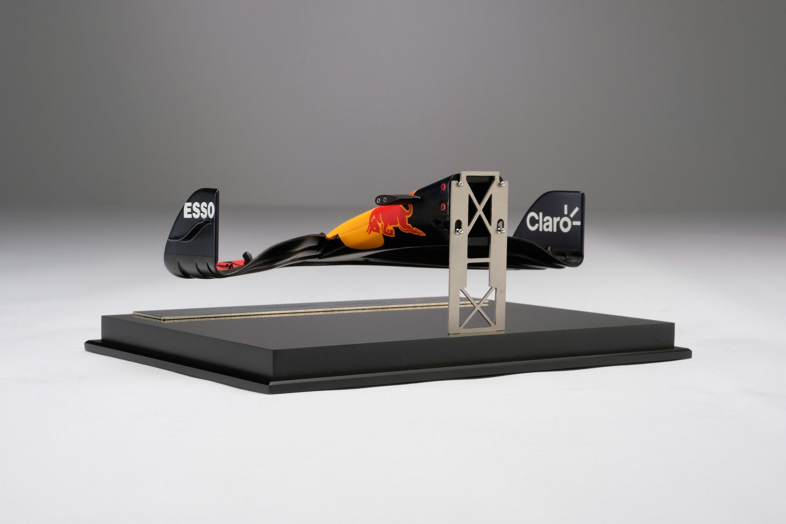 Amalgam Red Bull Racing RB18 Nosecone 2022 | 1:12 - Image 12