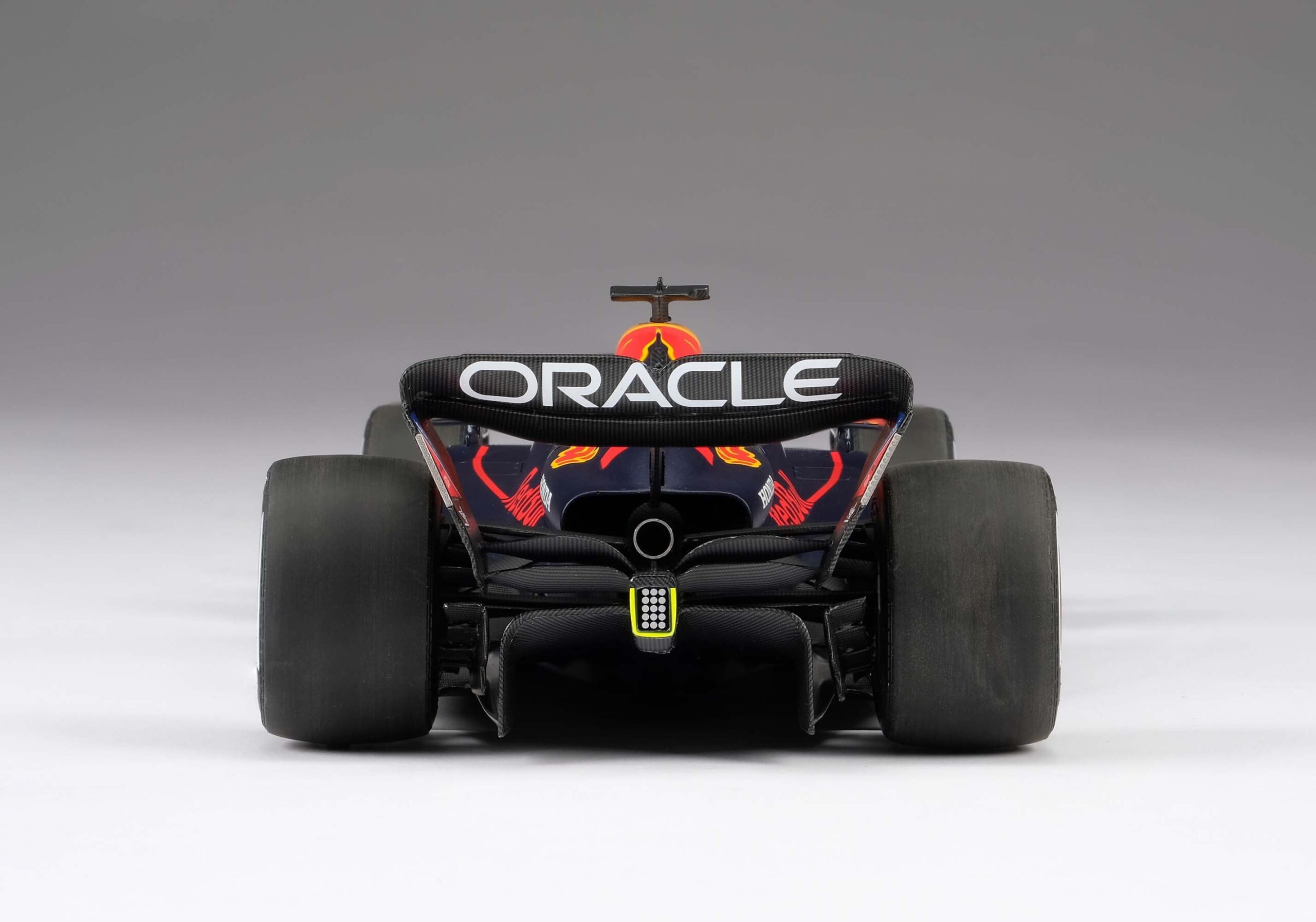 Amalgam Oracle Red Bull Racing RB19 2023 Season Livery | 1:18 – Bild 10