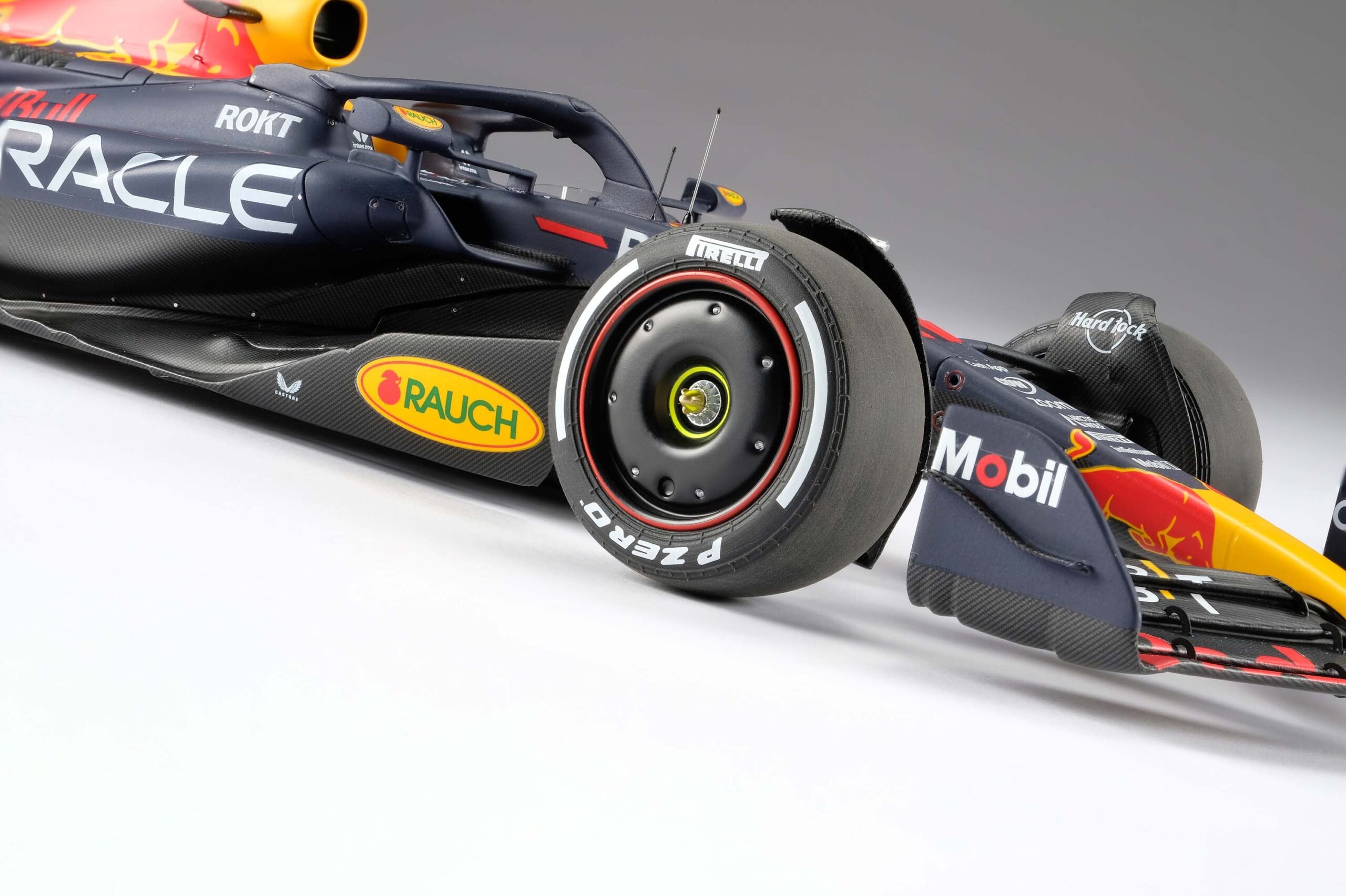 Amalgam Oracle Red Bull Racing RB19 2023 Season Livery | 1:18 – Bild 35