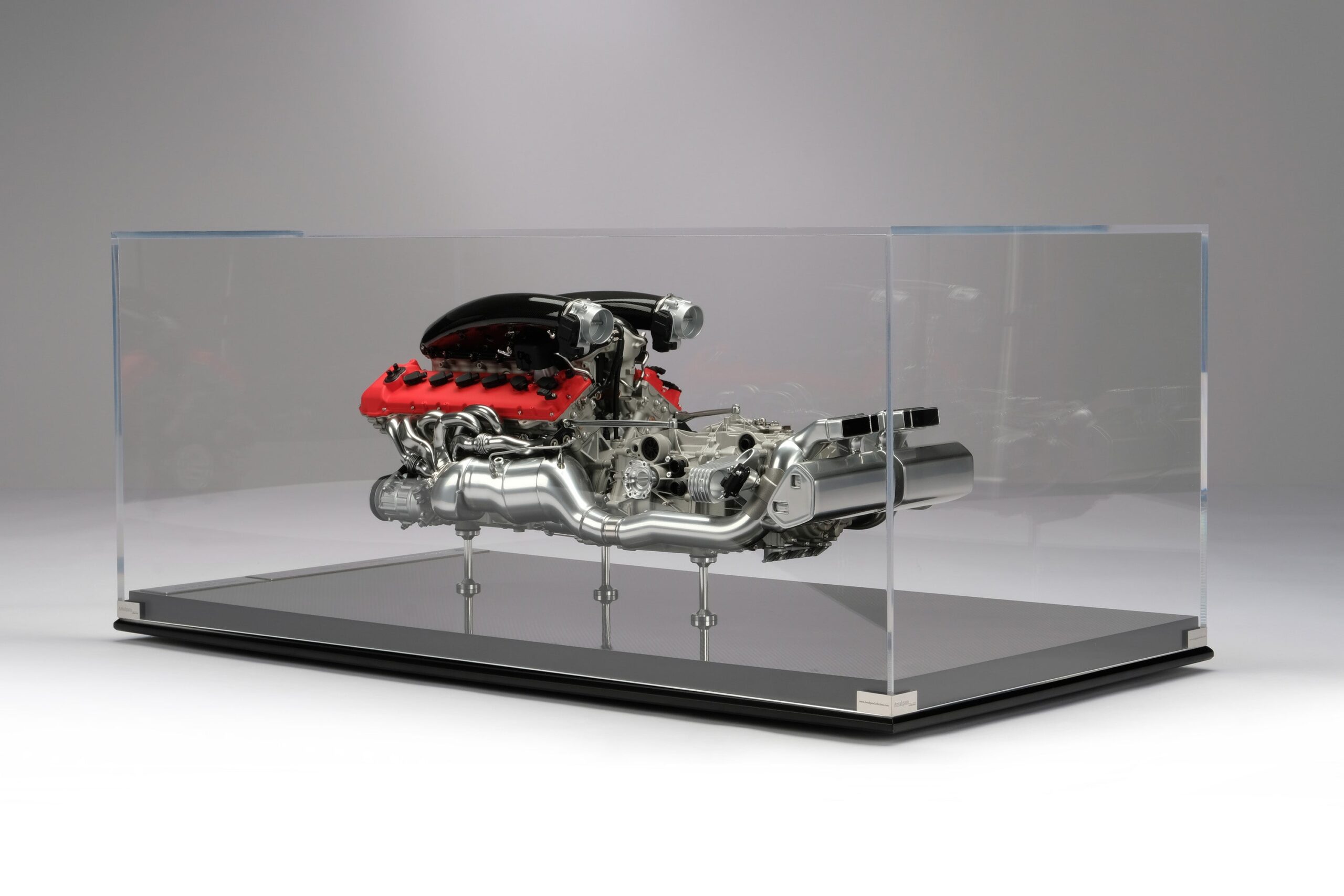 Amalgam Ferrari Daytona SP3 V12 F140HC Motor und Getriebe | 1:4 - 画像21
