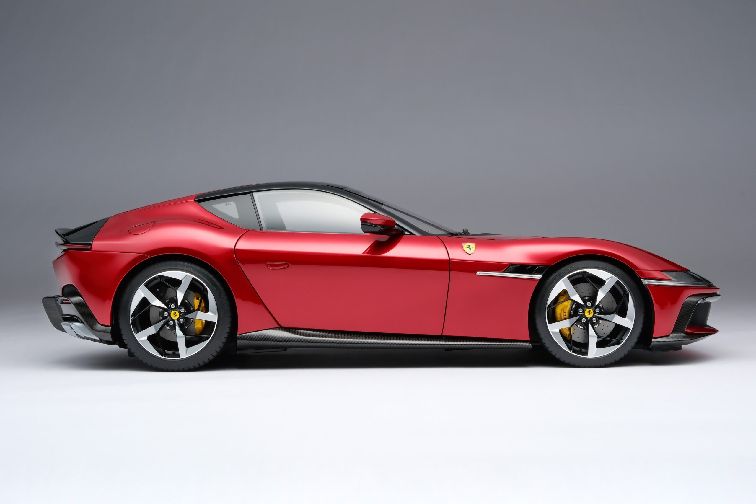 Amalgam Ferrari 12Cilindri - Rot | 1:8 - 画像8