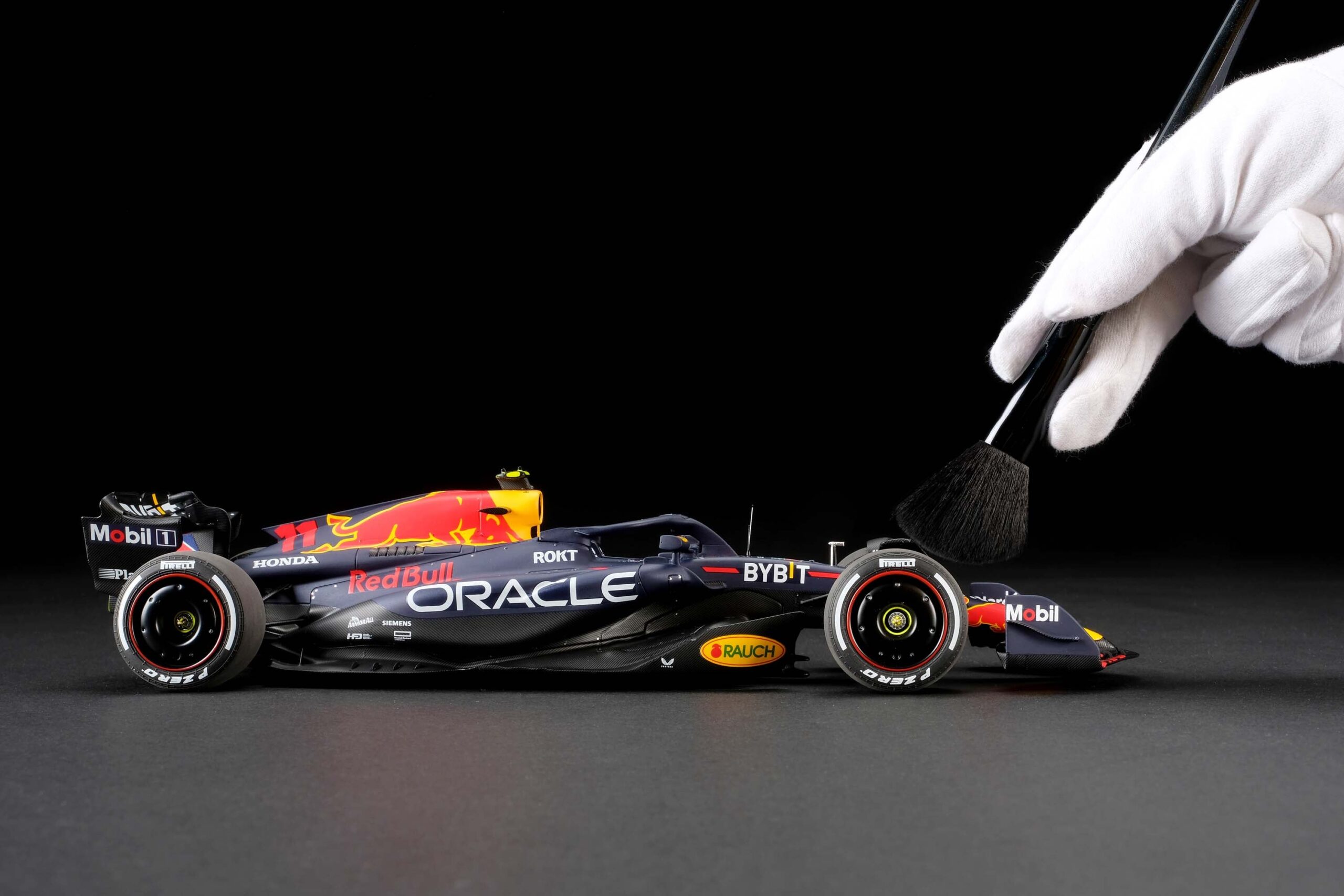 Amalgam Oracle Red Bull Racing RB19 2023 Season Livery | 1:18 – Bild 3