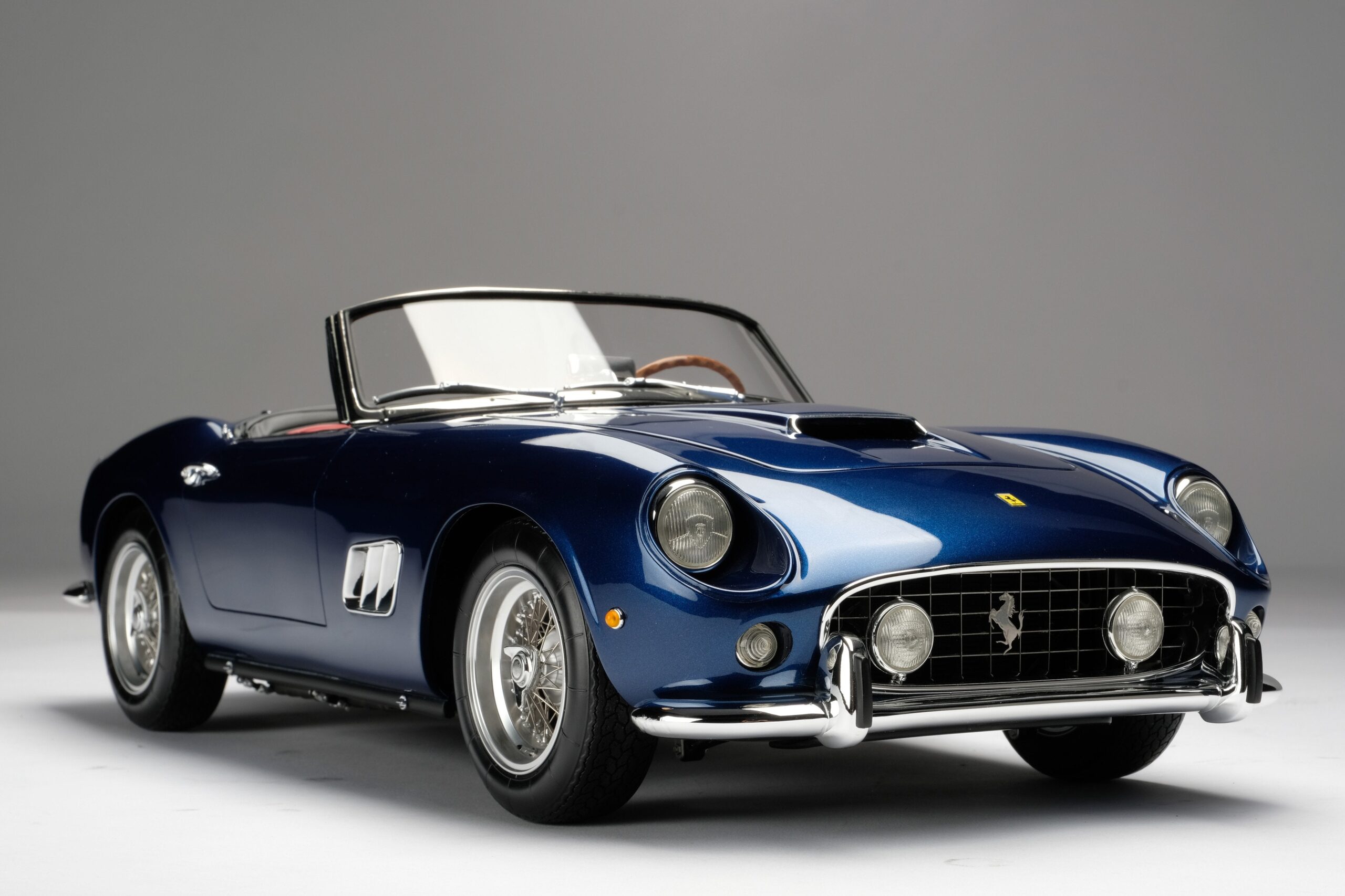 Amalgam Ferrari 250 GT California Spyder SWB (1960) - Blau | 1:8 - 画像4