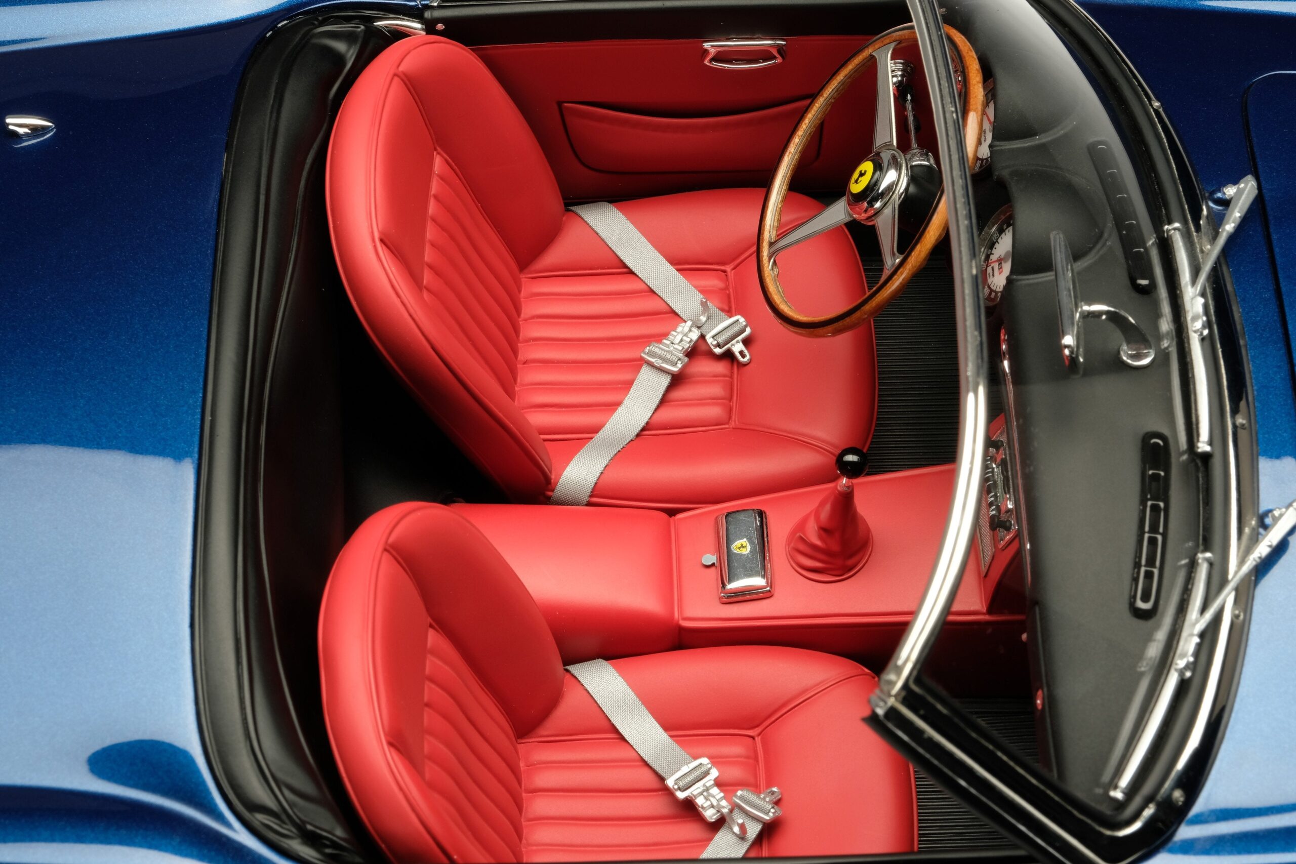 Amalgam Ferrari 250 GT California Spyder SWB (1960) - Blau | 1:8 - 画像7