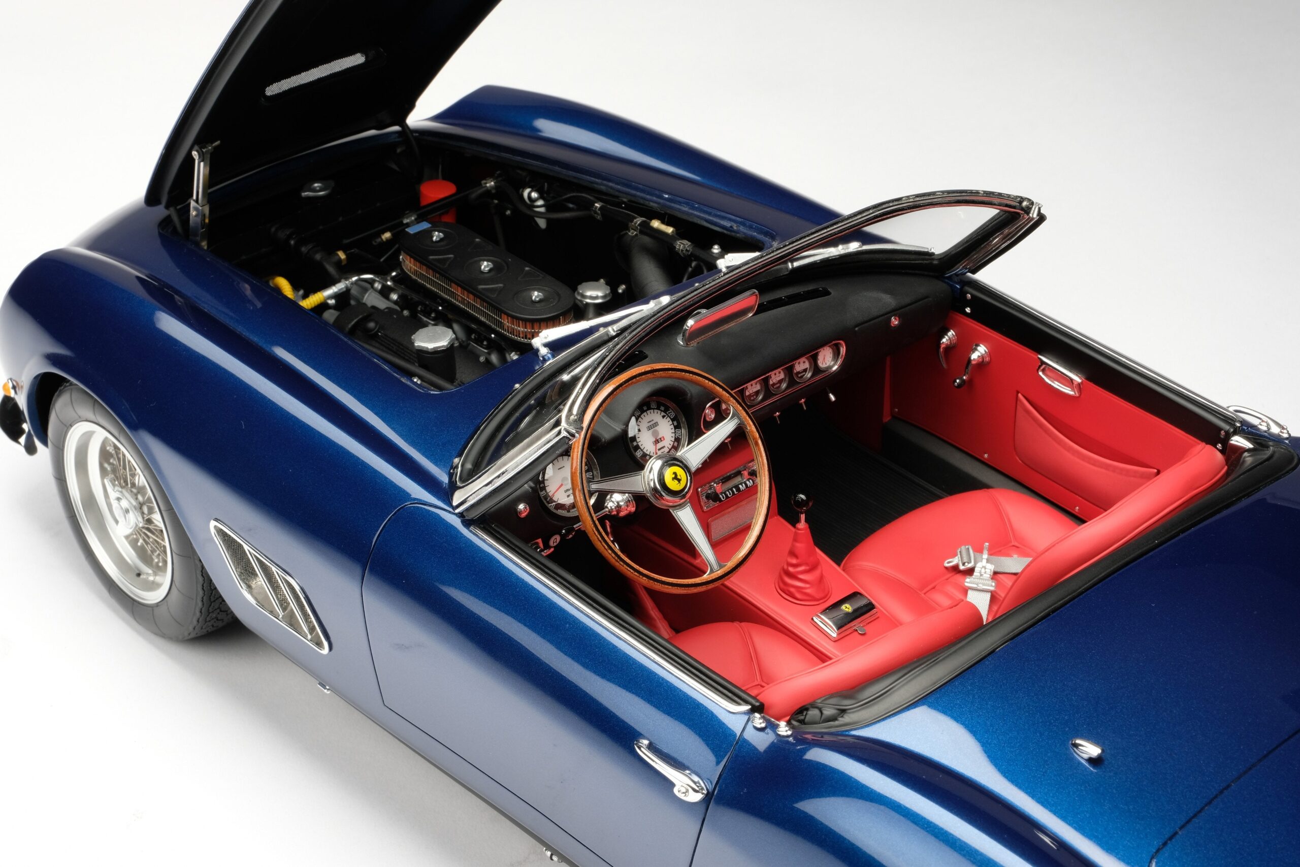 Amalgam Ferrari 250 GT California Spyder SWB (1960) - Blau | 1:8 - 画像14