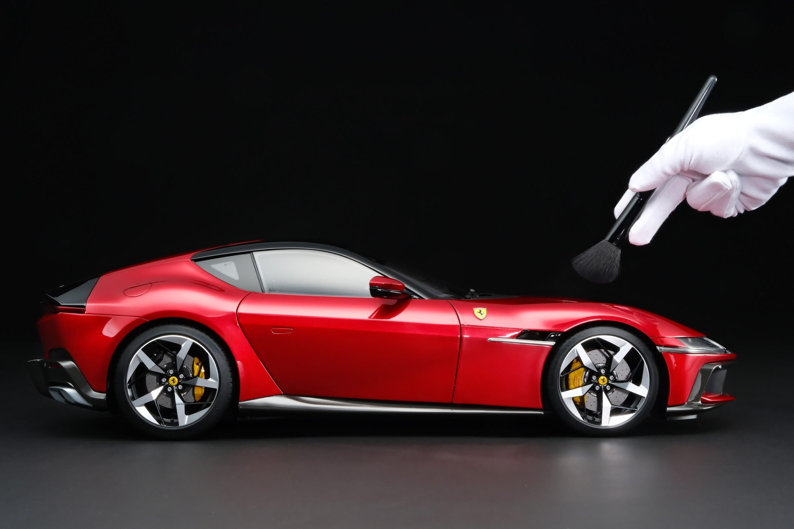 Amalgam Ferrari 12Cilindri - Rot | 1:8 - 画像3