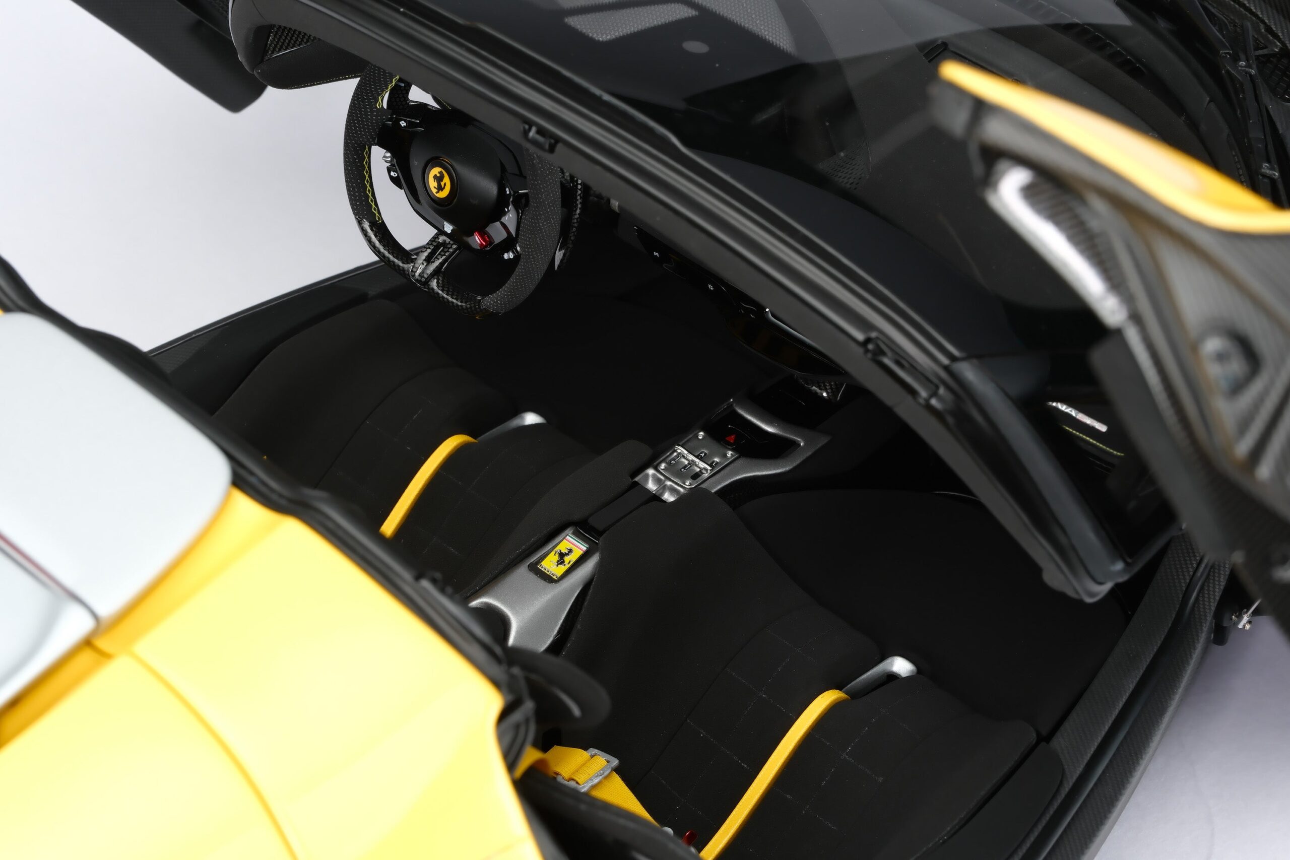 Amalgam Ferrari Daytona SP3 Tailor Made | 1:8 - 画像4