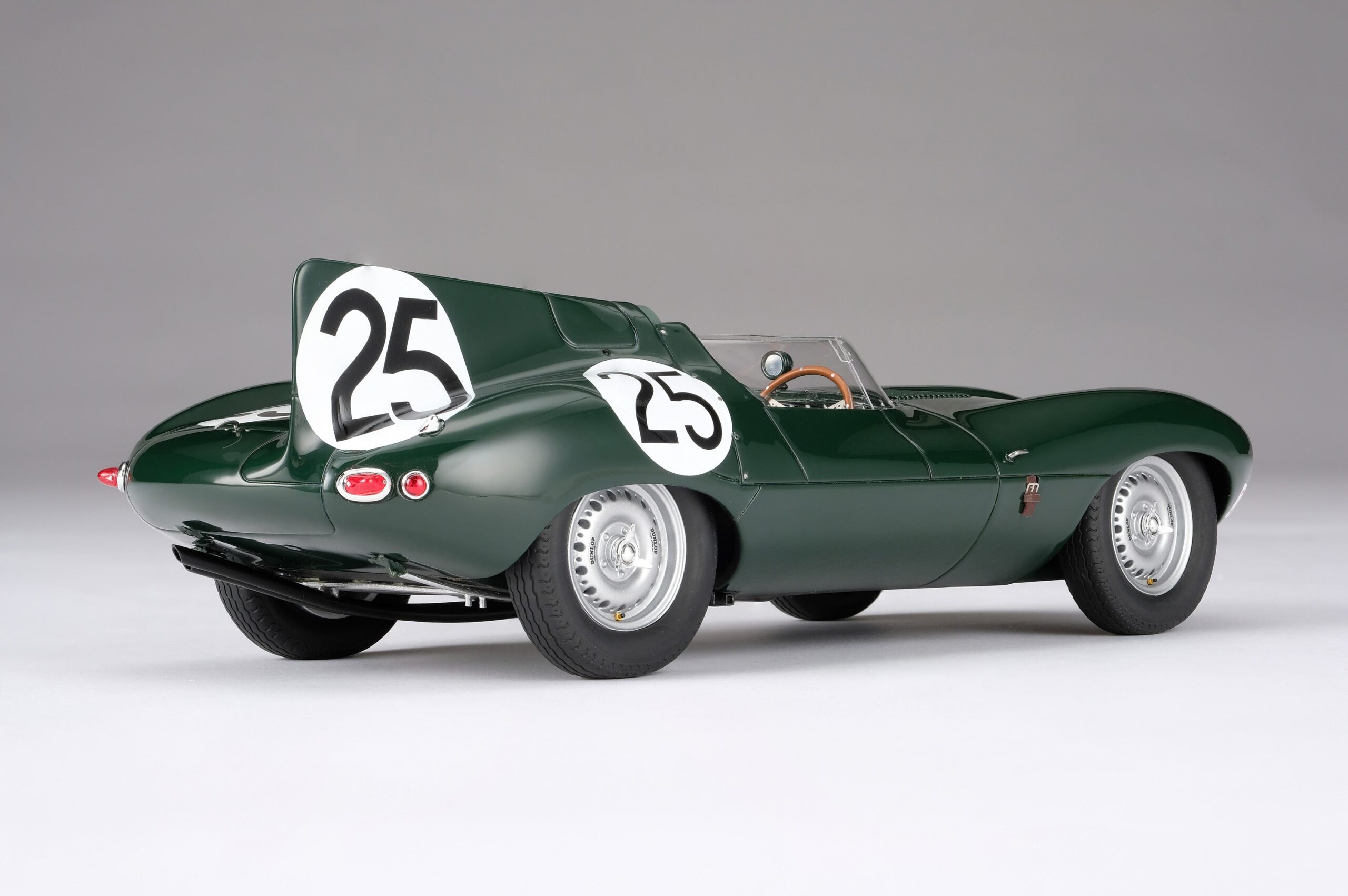 Amalgam Jaguar D-type 1956 Reims Winner - Grün | 1:18 - Image 12