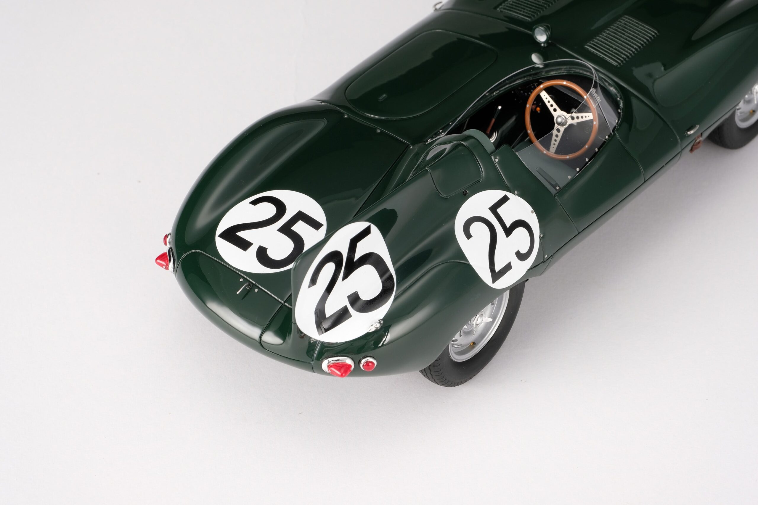 Amalgam Jaguar D-type 1956 Reims Winner - Grün | 1:18 - Image 6