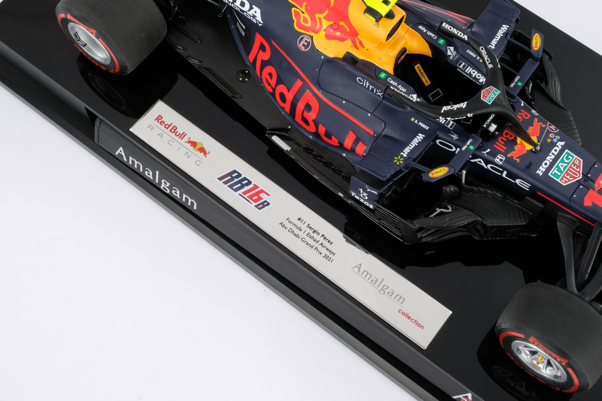 Amalgam Red Bull Racing RB16B 2021 Abu Dhabi Grand Prix | 1:18 - Image 29