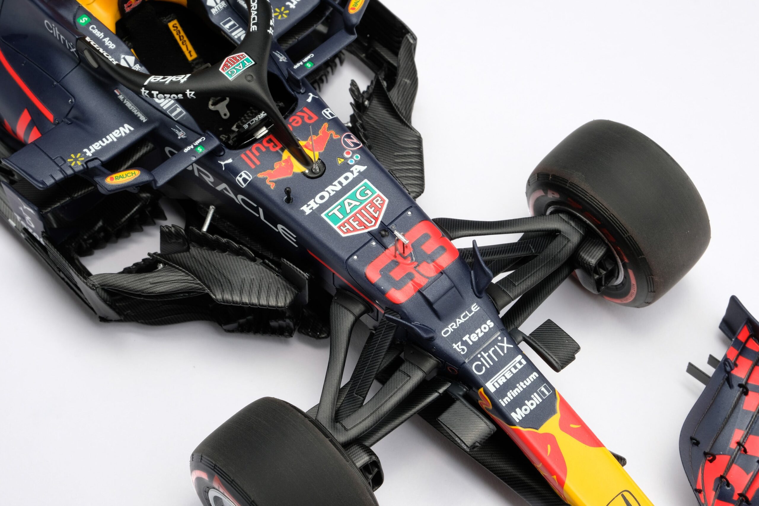 Amalgam Red Bull Racing RB16B 2021 Abu Dhabi Grand Prix | 1:18 - Image 13