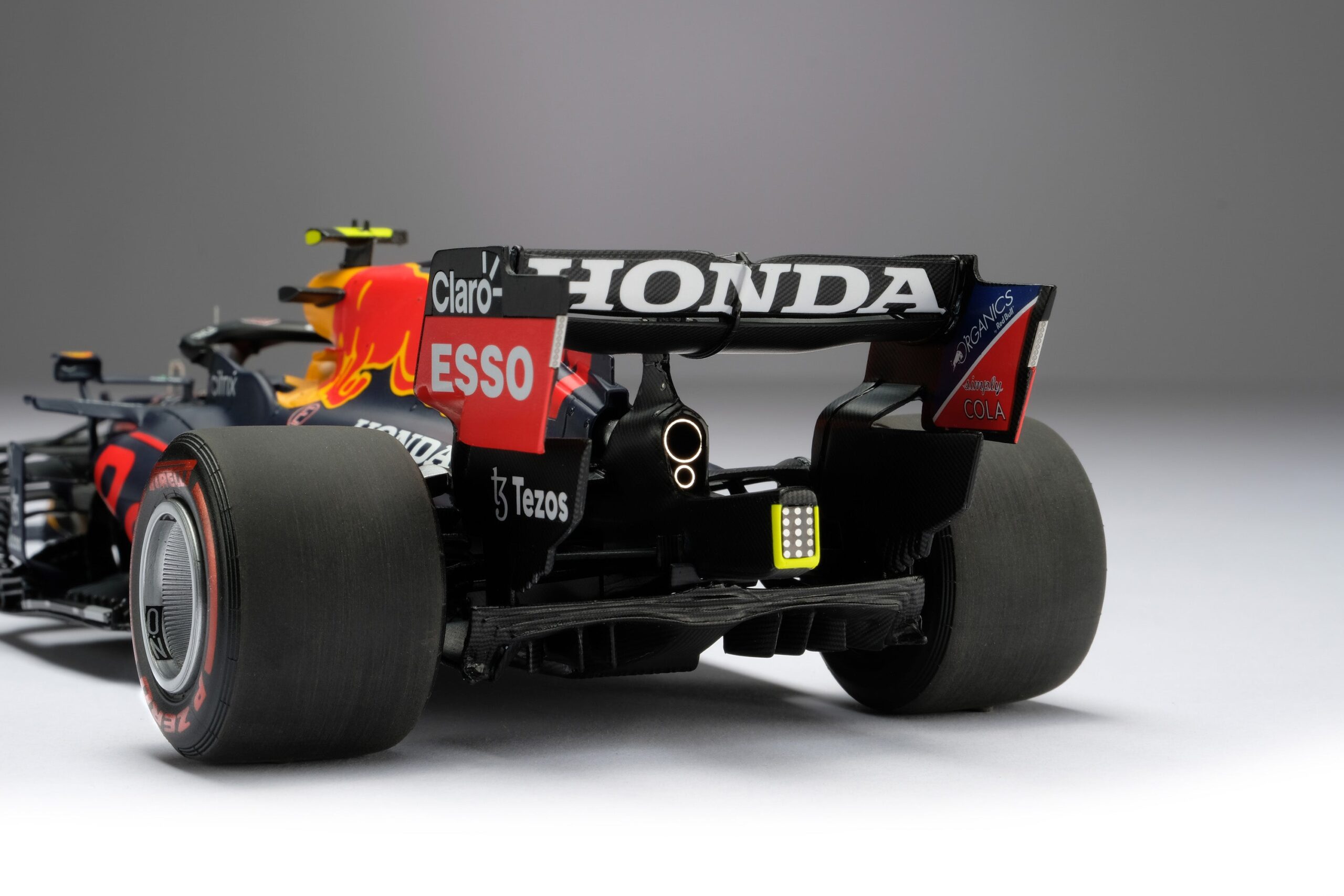 Amalgam Red Bull Racing RB16B 2021 Abu Dhabi Grand Prix | 1:18 - Image 39