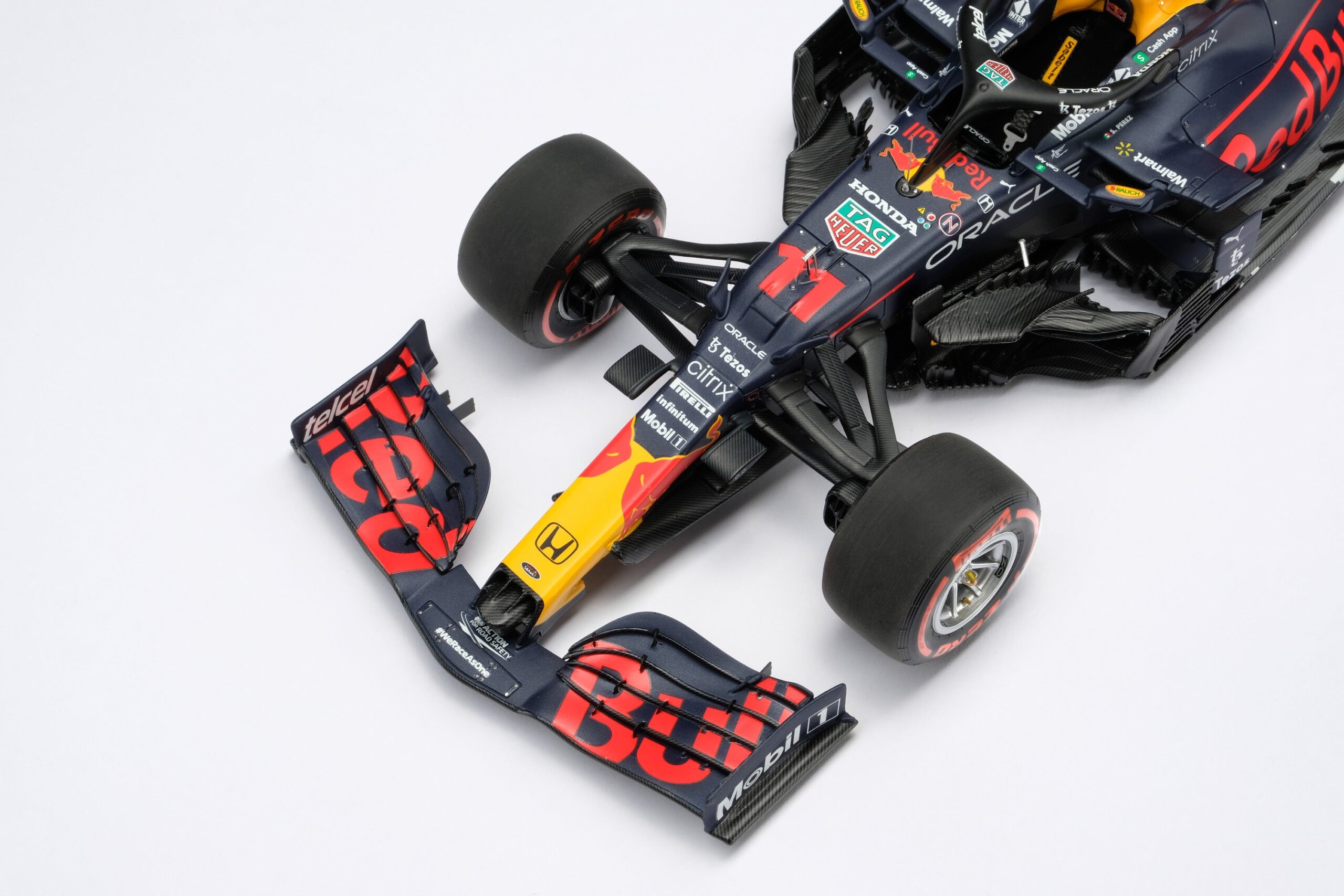 Amalgam Red Bull Racing RB16B 2021 Abu Dhabi Grand Prix | 1:18 - Image 30
