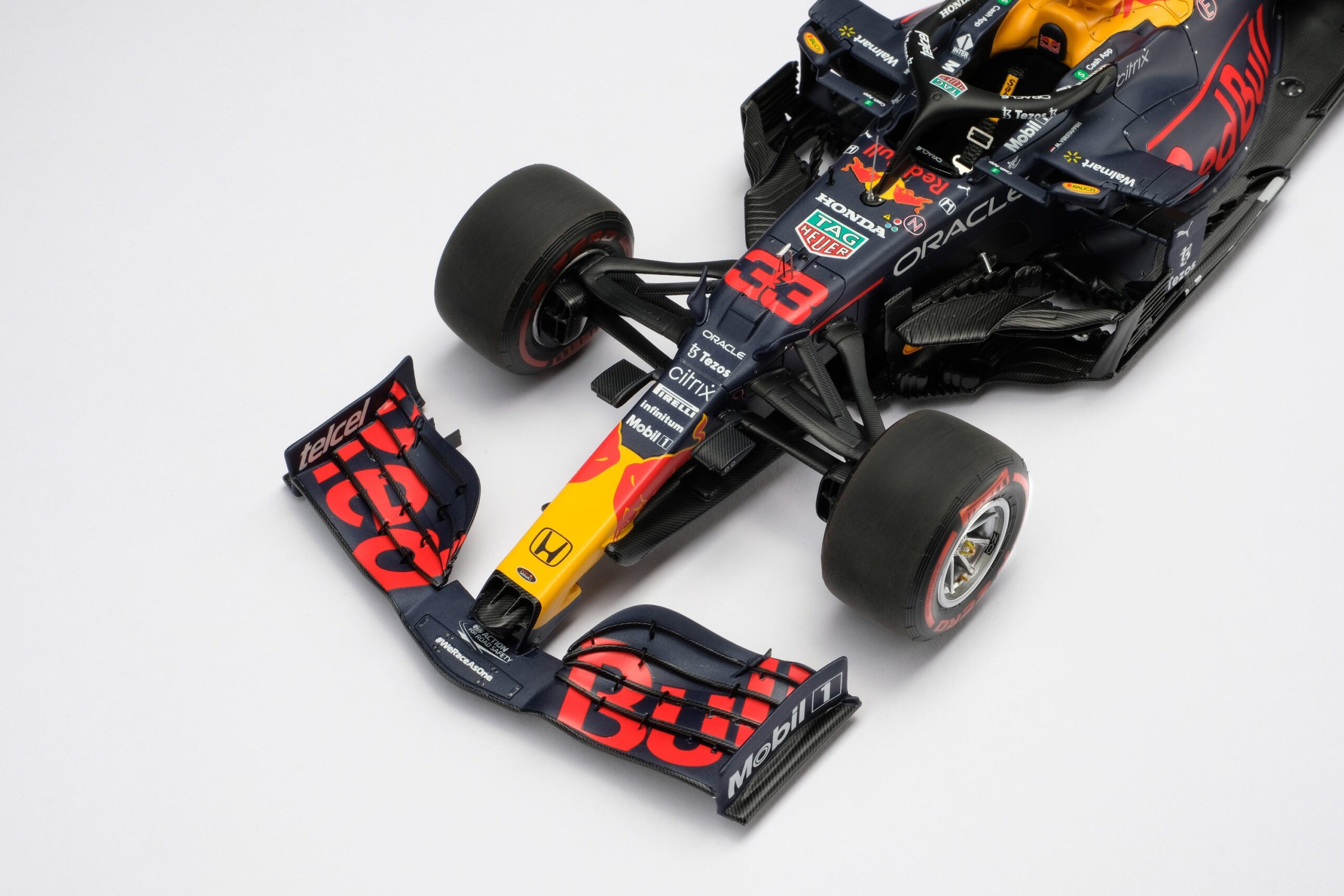 Amalgam Red Bull Racing RB16B 2021 Abu Dhabi Grand Prix | 1:18 - Image 9