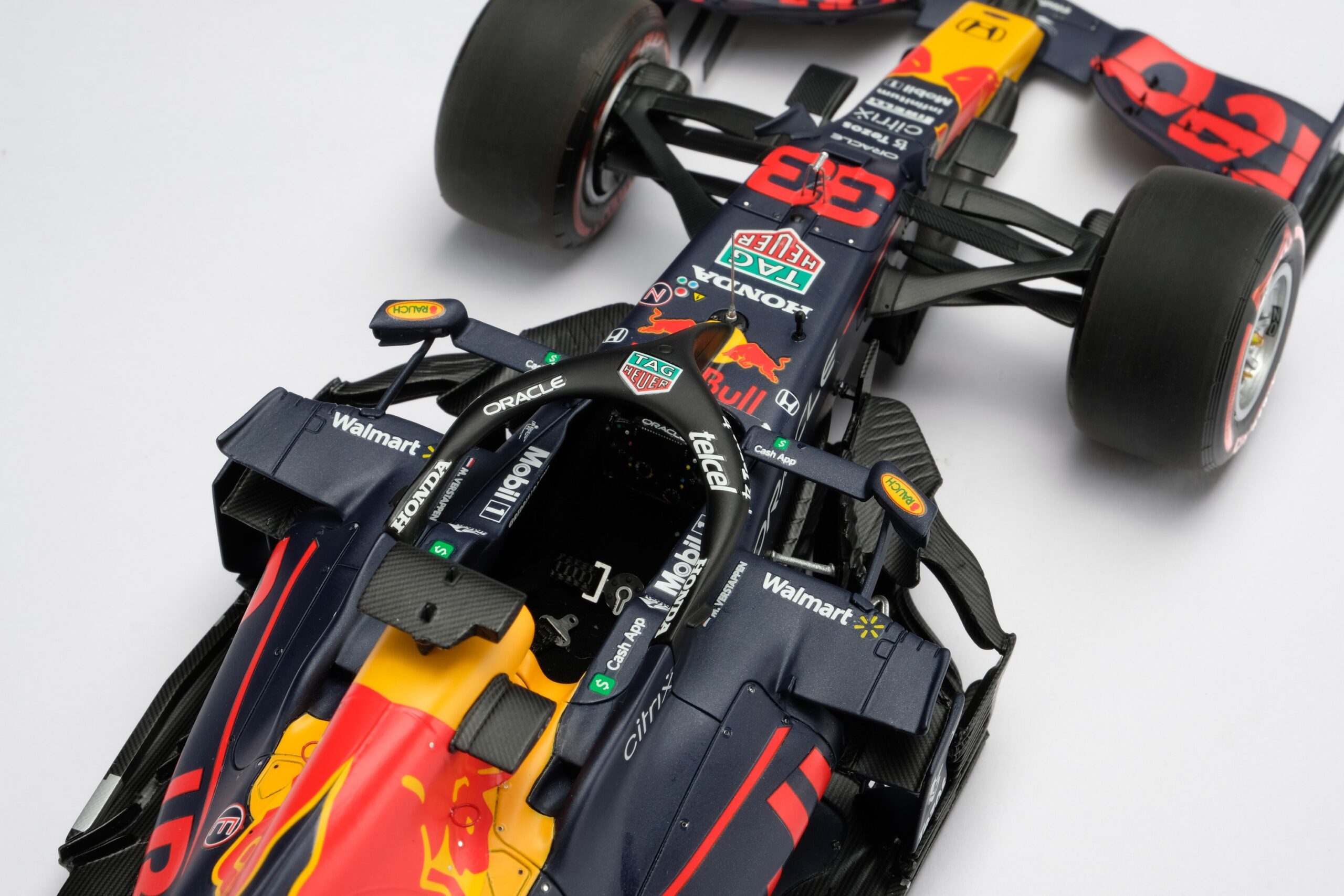 Amalgam Red Bull Racing RB16B 2021 Abu Dhabi Grand Prix | 1:18 - Image 15