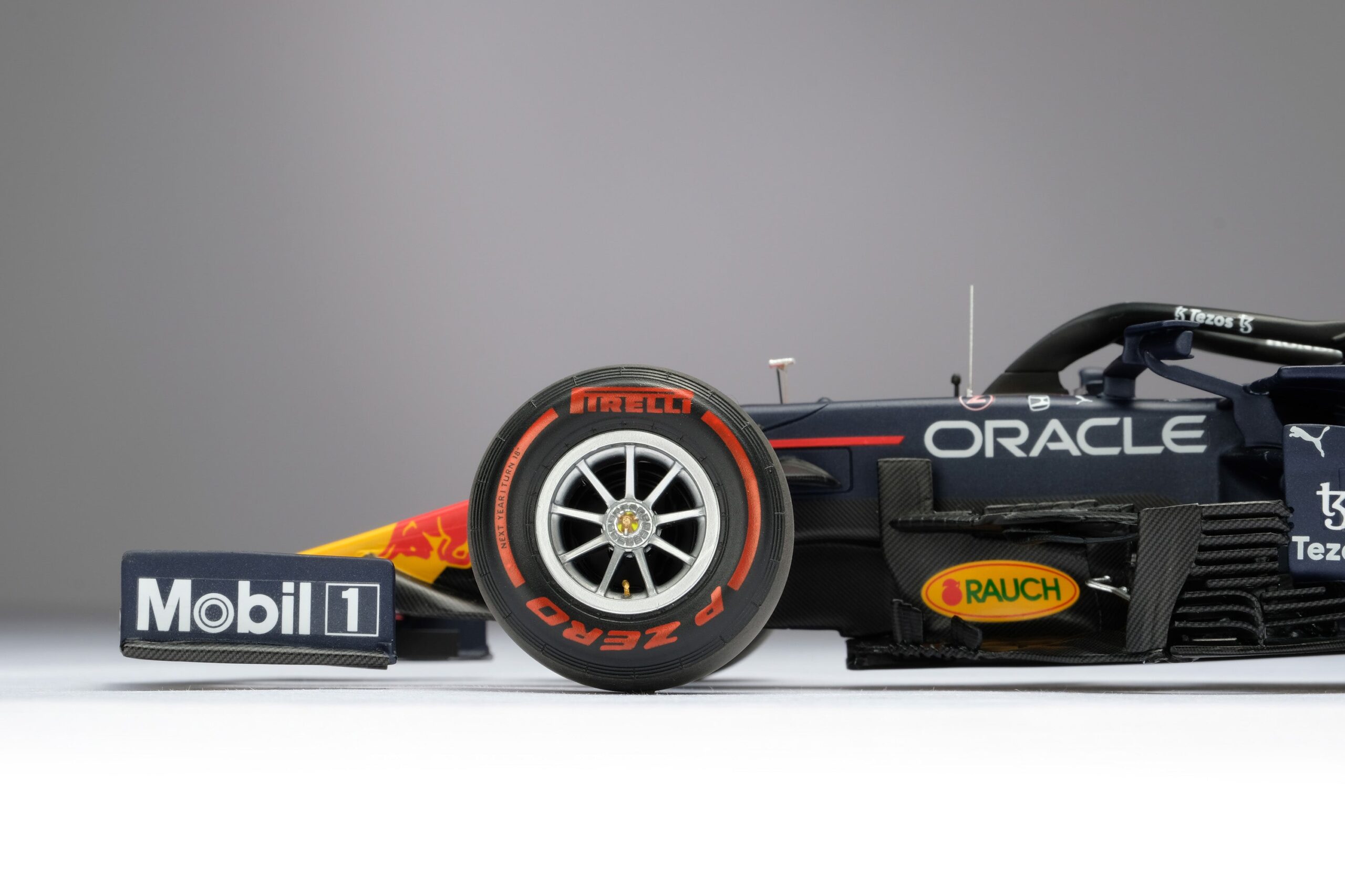 Amalgam Red Bull Racing RB16B 2021 Abu Dhabi Grand Prix | 1:18 - Image 40