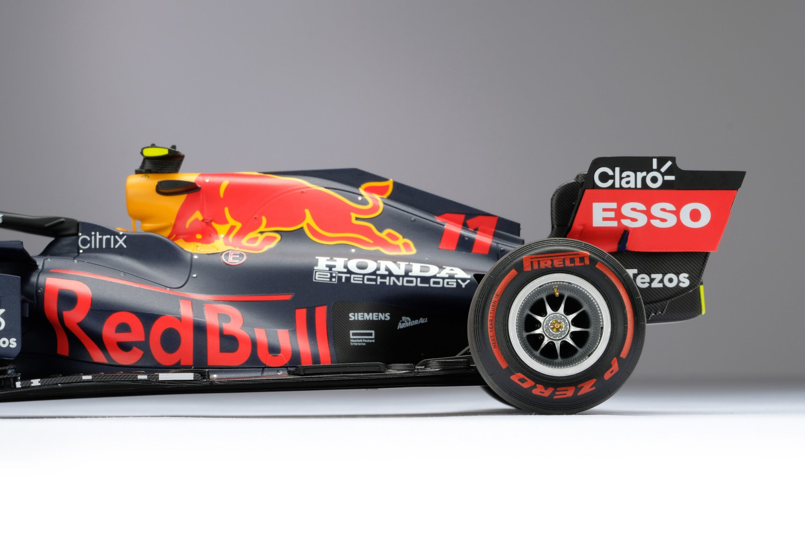 Amalgam Red Bull Racing RB16B 2021 Abu Dhabi Grand Prix | 1:18 - Image 41