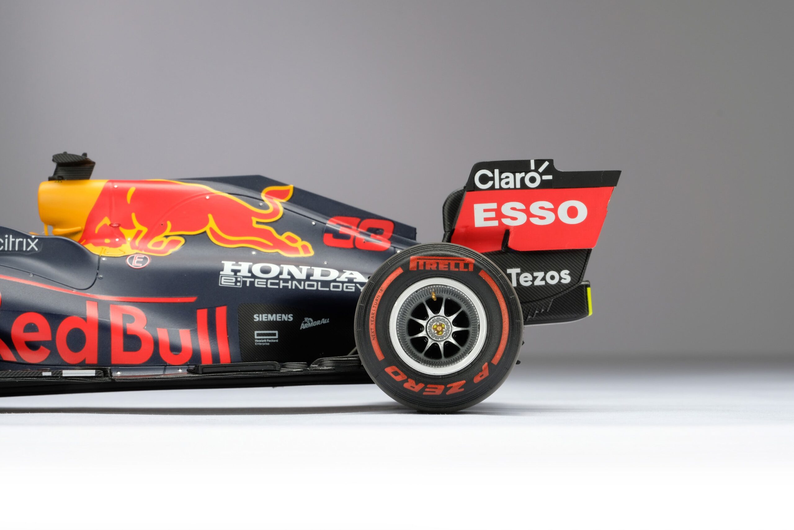 Amalgam Red Bull Racing RB16B 2021 Abu Dhabi Grand Prix | 1:18 - Image 22