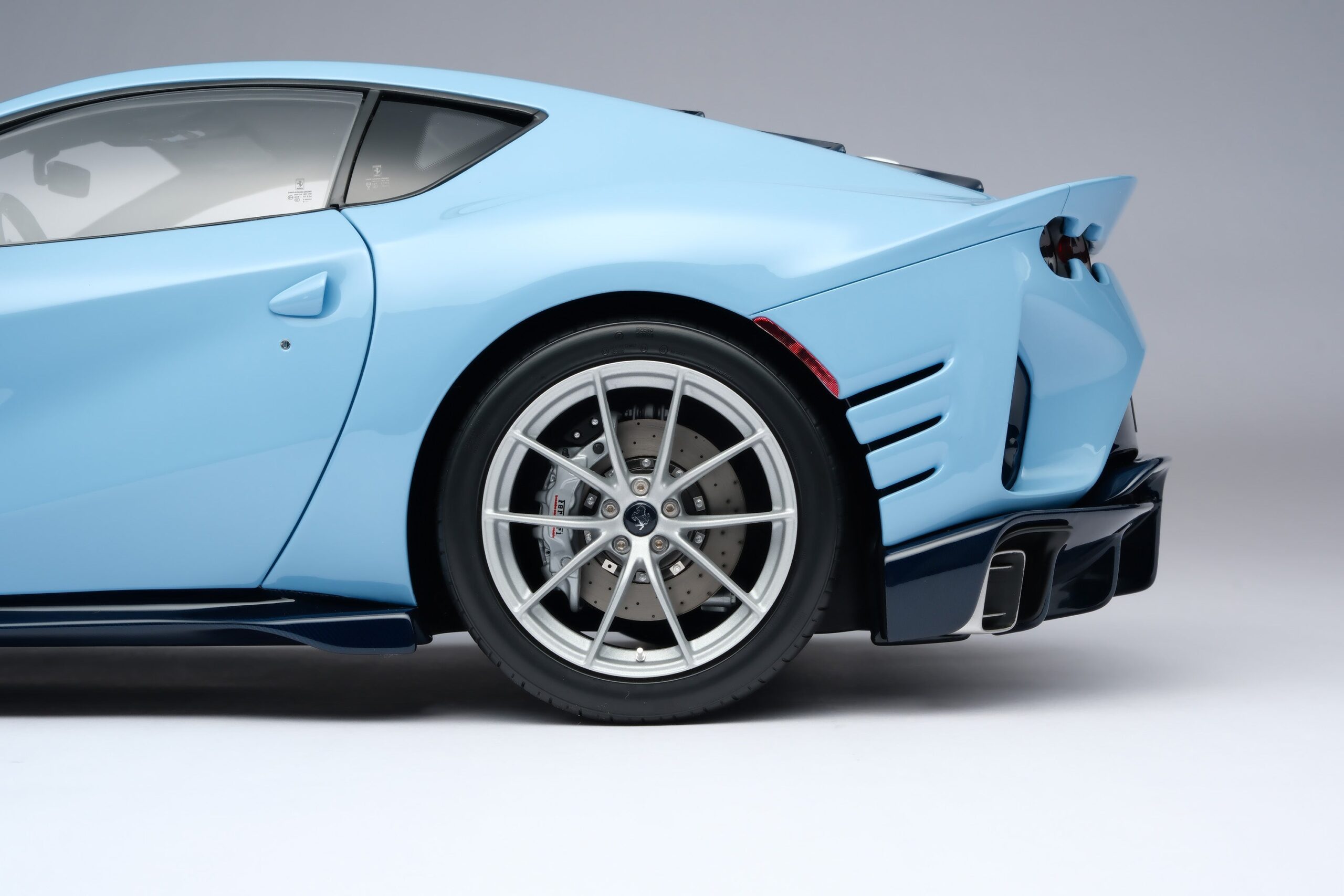 Amalgam Ferrari 812 Competizione & Competizione A Tailor Made | 1:8 - 画像12