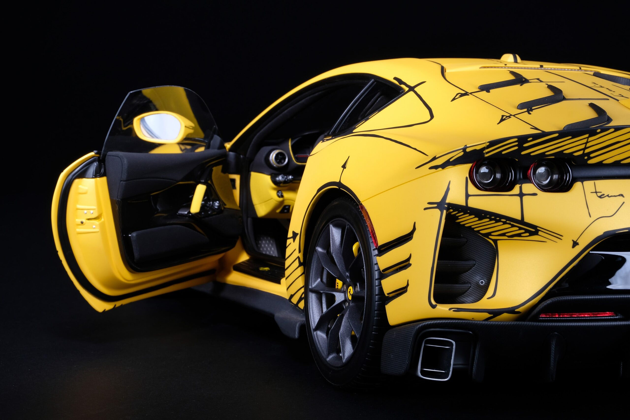 Amalgam Ferrari 812 Competizione & Competizione A Tailor Made | 1:8 - 画像6