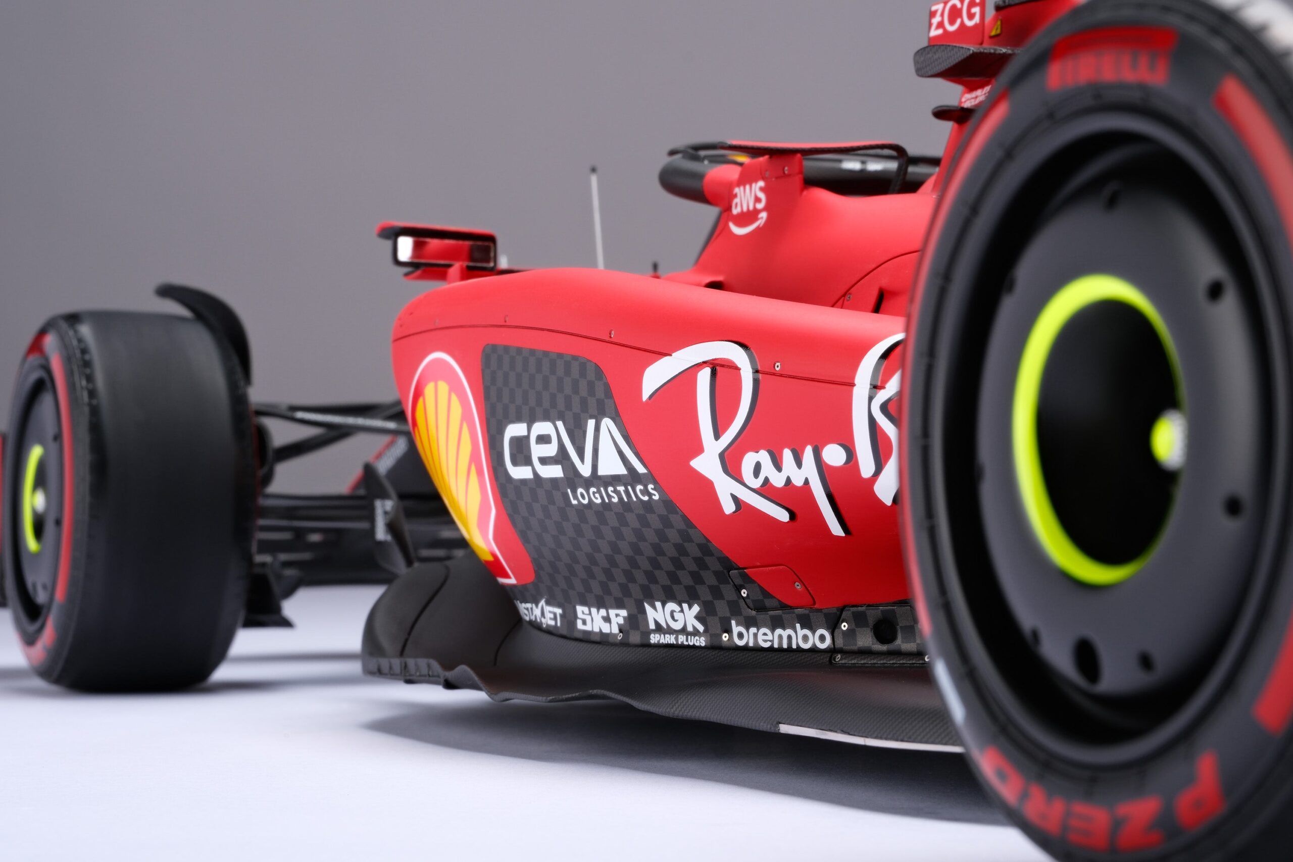 Amalgam Ferrari SF-23 2023 Season Livery - Rot | 1:8 - Imagen 13